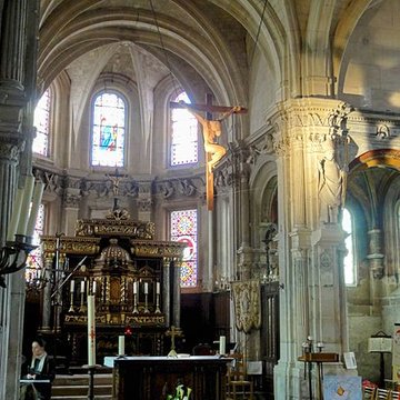 Église Saint-Aubin dEnnery et croix