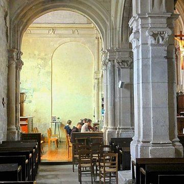 Église Saint-Aubin dEnnery et croix