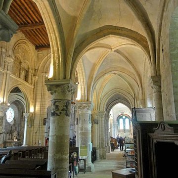 Église Saint-Aubin dEnnery et croix