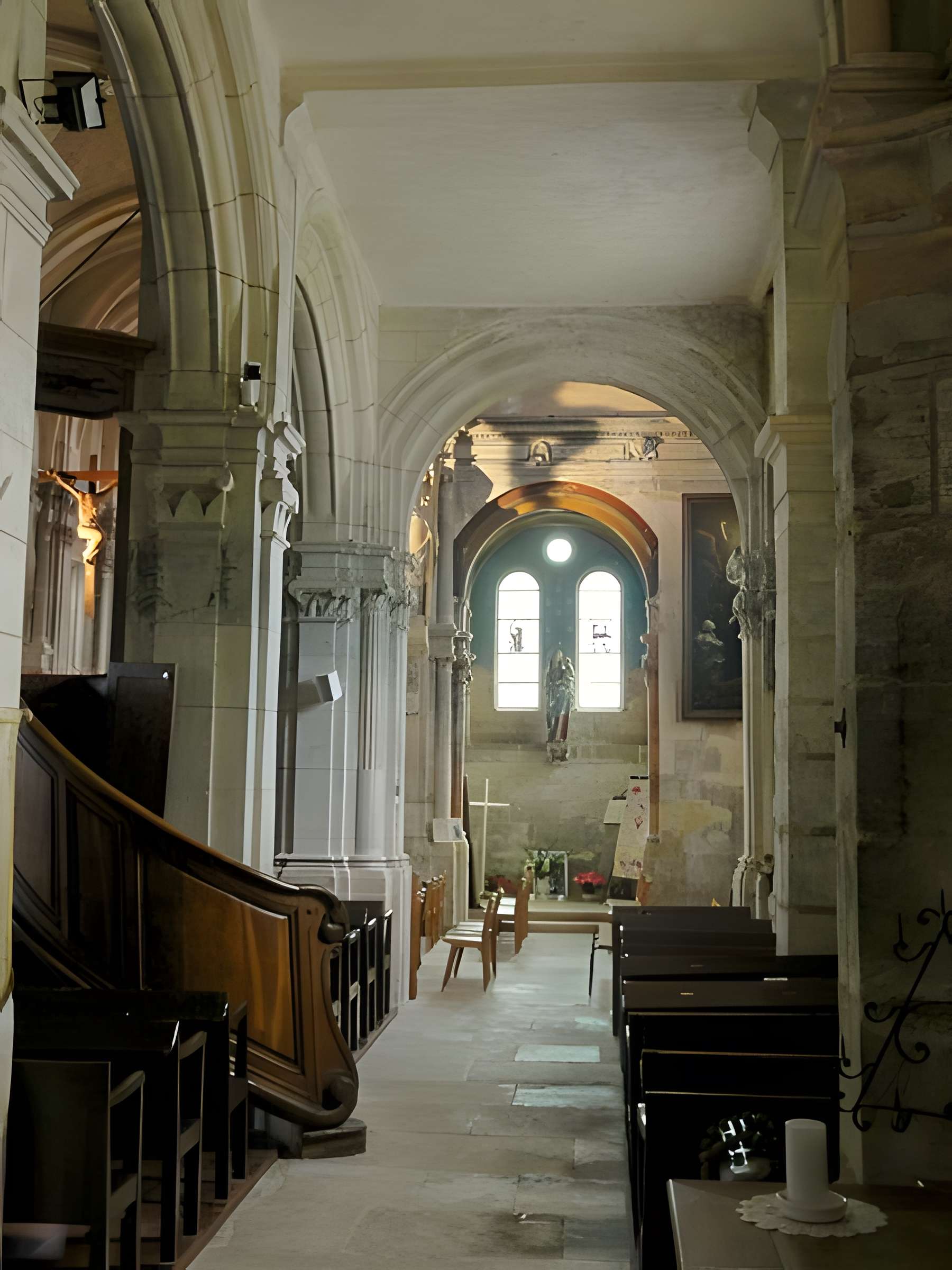 Église Saint-Aubin d'Ennery et croix
