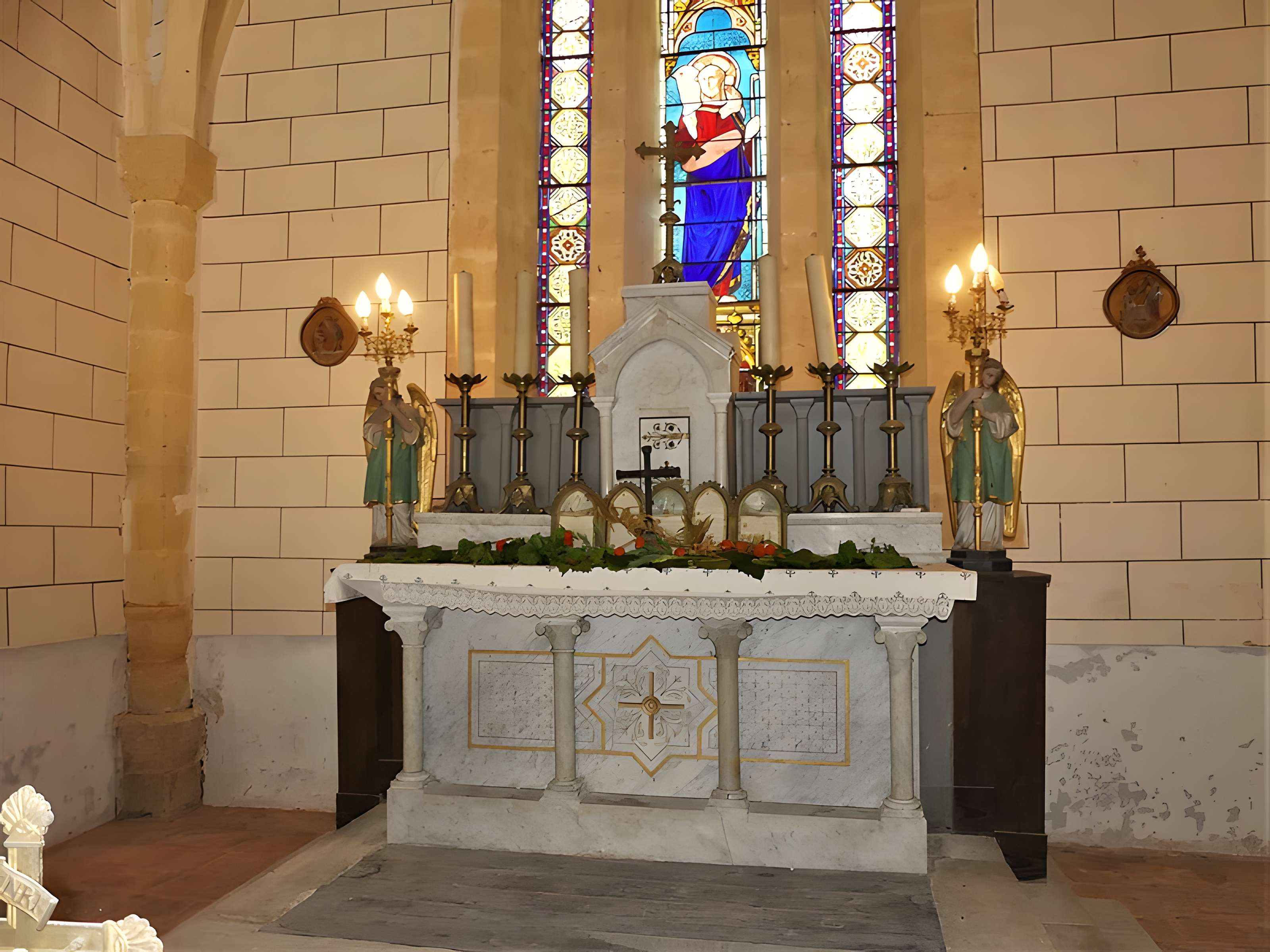 Église Saint-Avit de Saint-Avit-Rivière