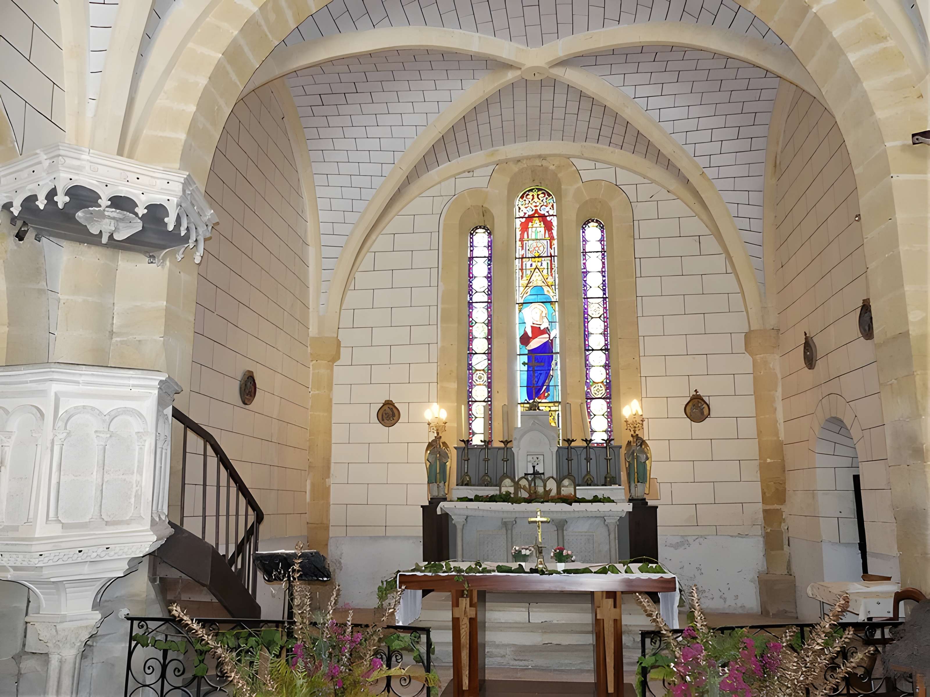 Église Saint-Avit de Saint-Avit-Rivière