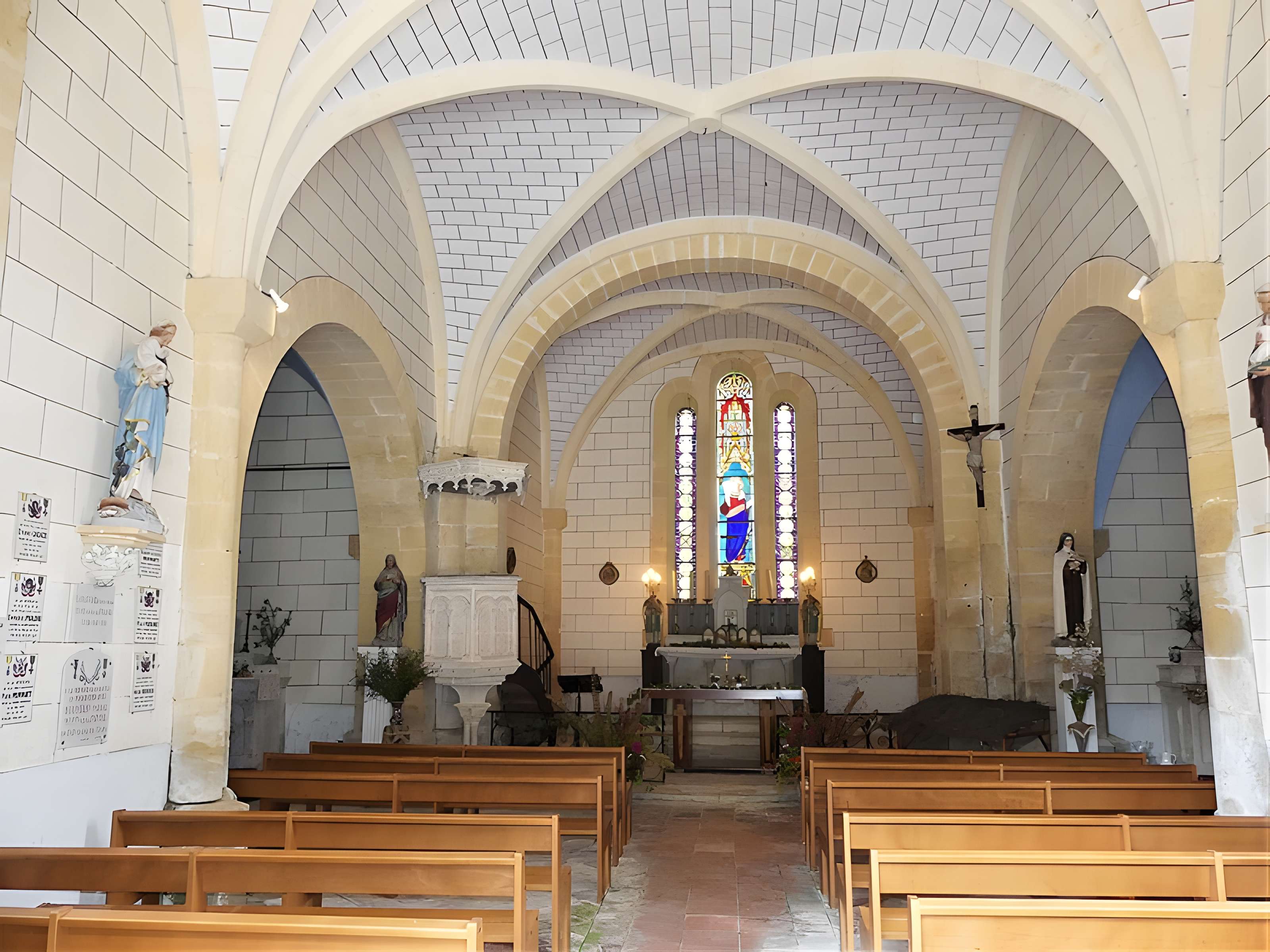 Église Saint-Avit de Saint-Avit-Rivière