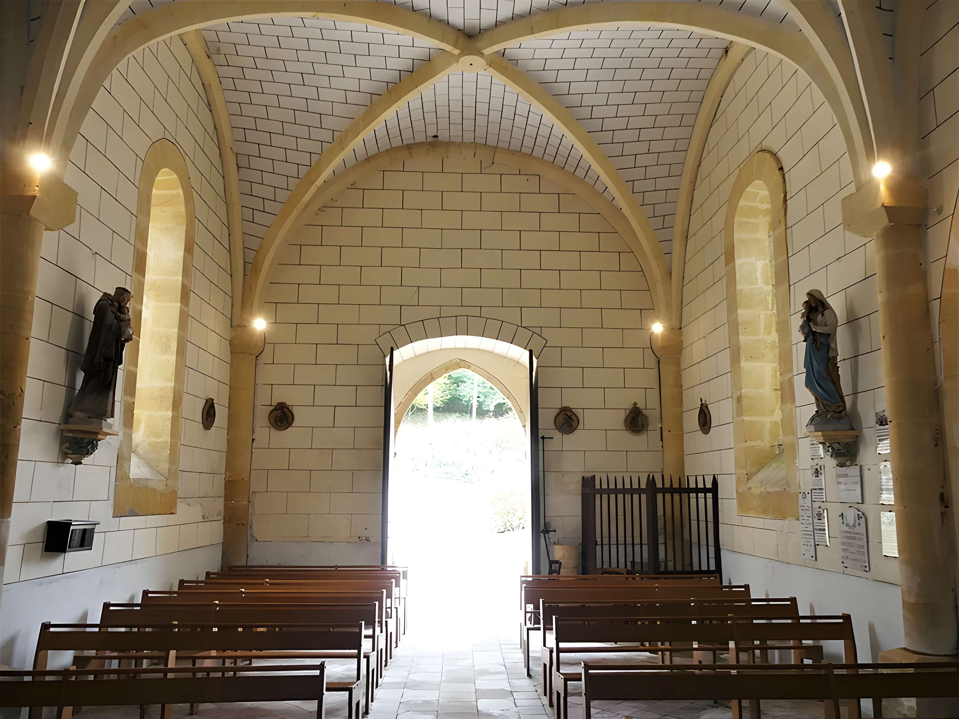 Église Saint-Avit de Saint-Avit-Rivière