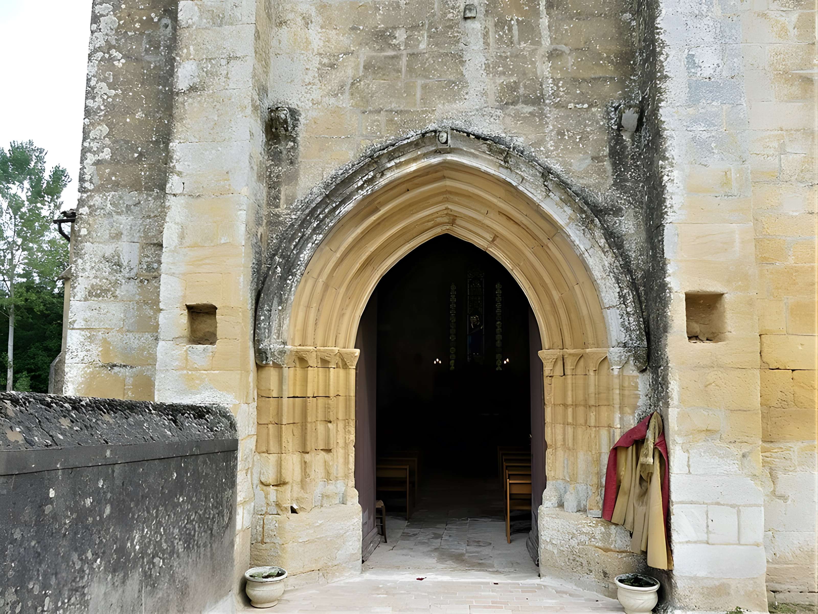 Église Saint-Avit de Saint-Avit-Rivière