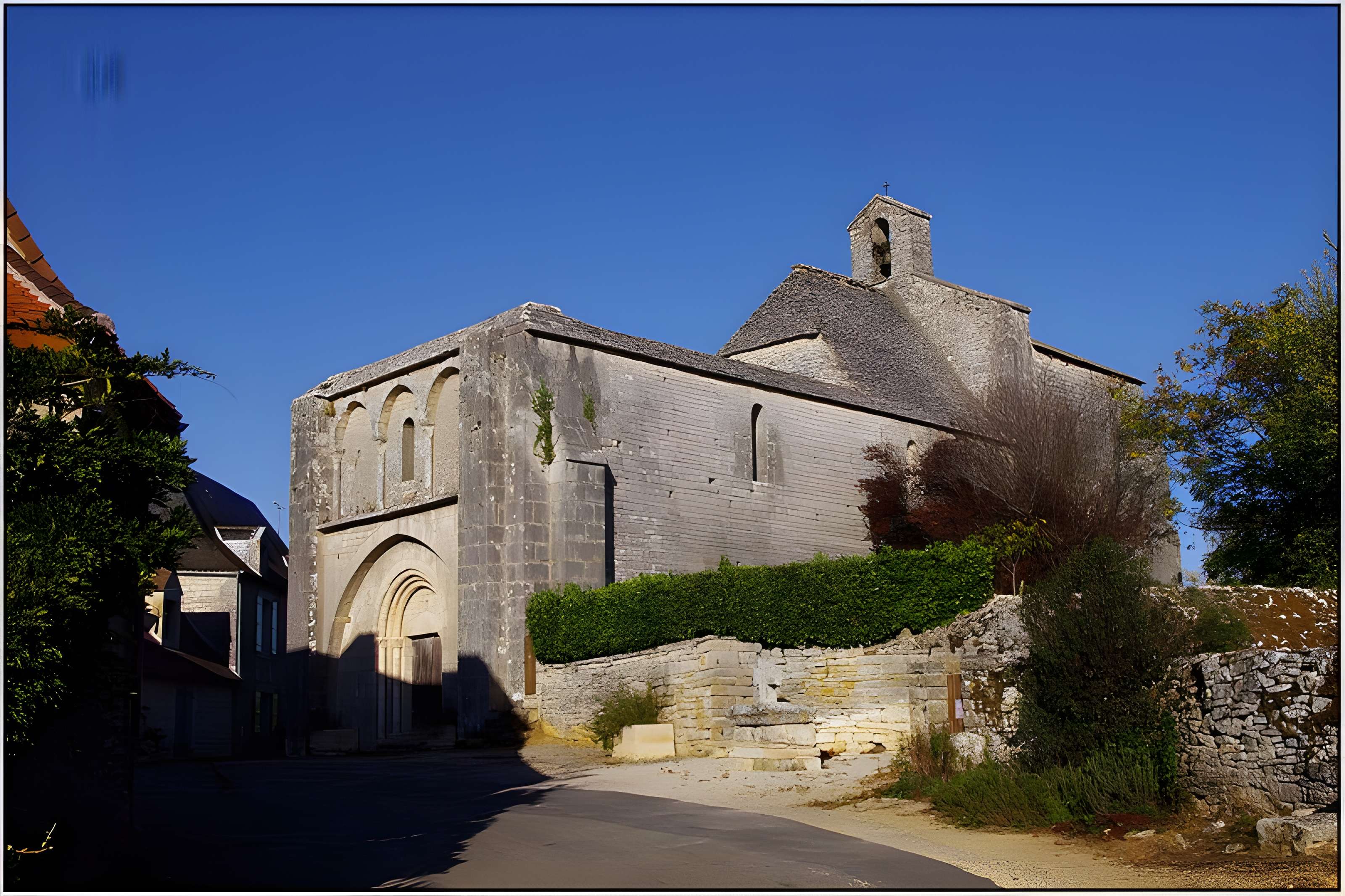 Église Saint-Barthélemy de Bauzens d'Ajat