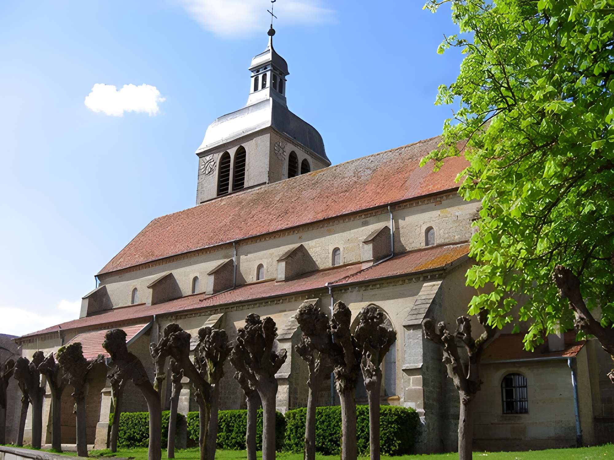 Église Saint-Bénigne de Damblain 