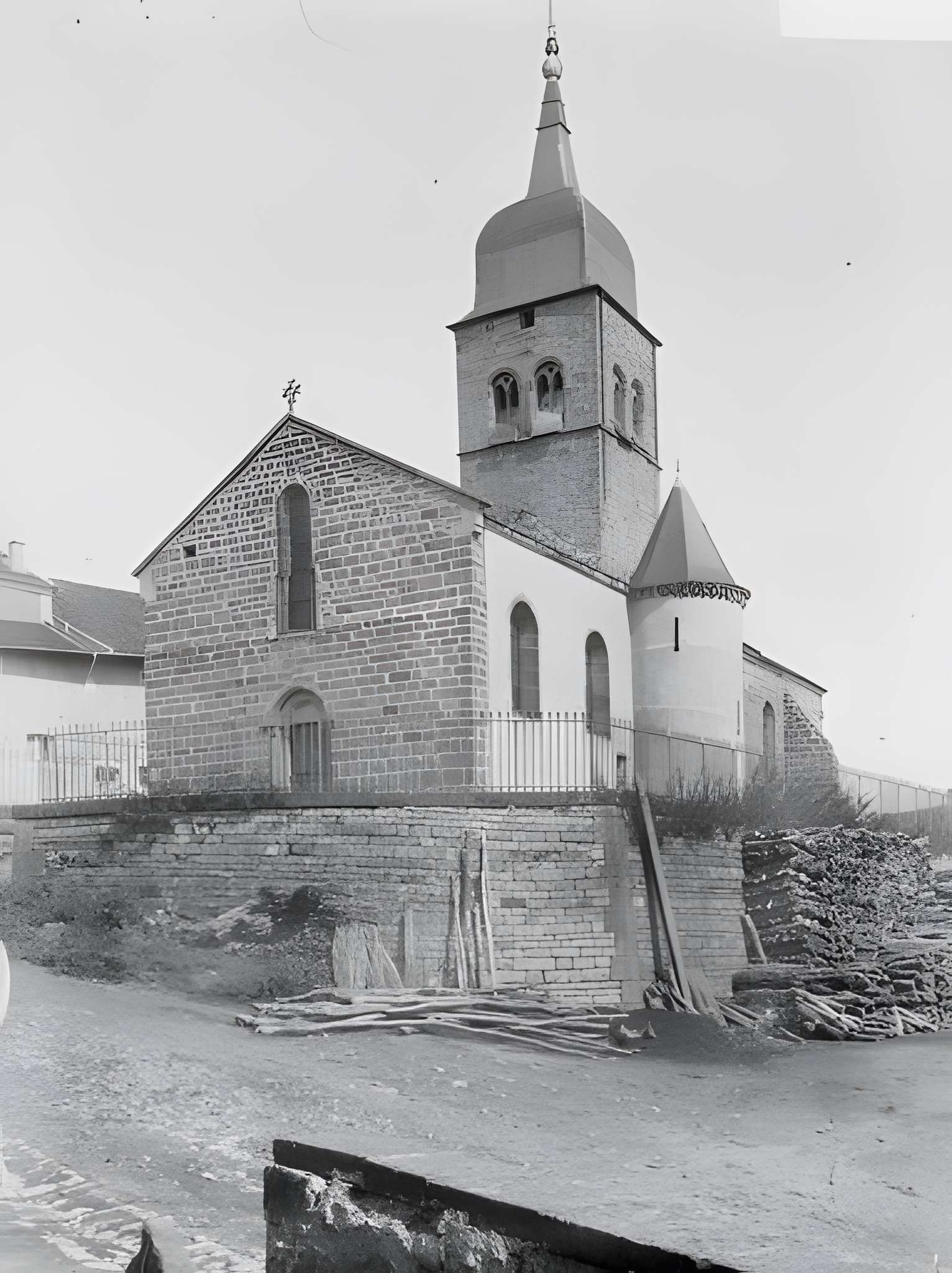 Église Saint-Brice d'Isches
