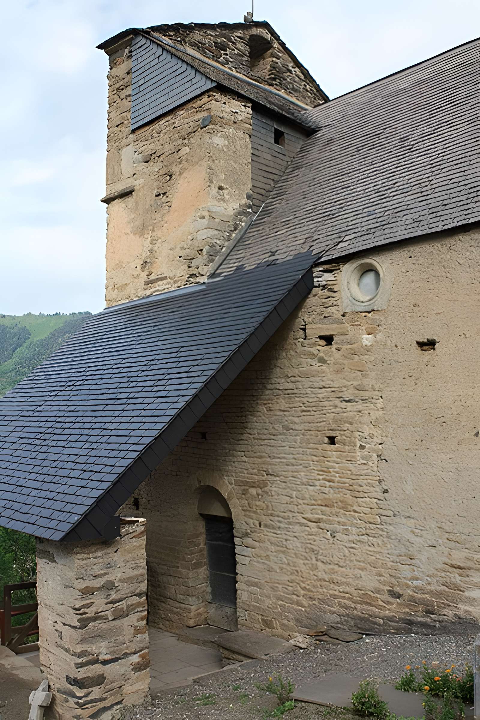 Église Saint-Calixte de Cazaux-Fréchet-Anéran-Camors