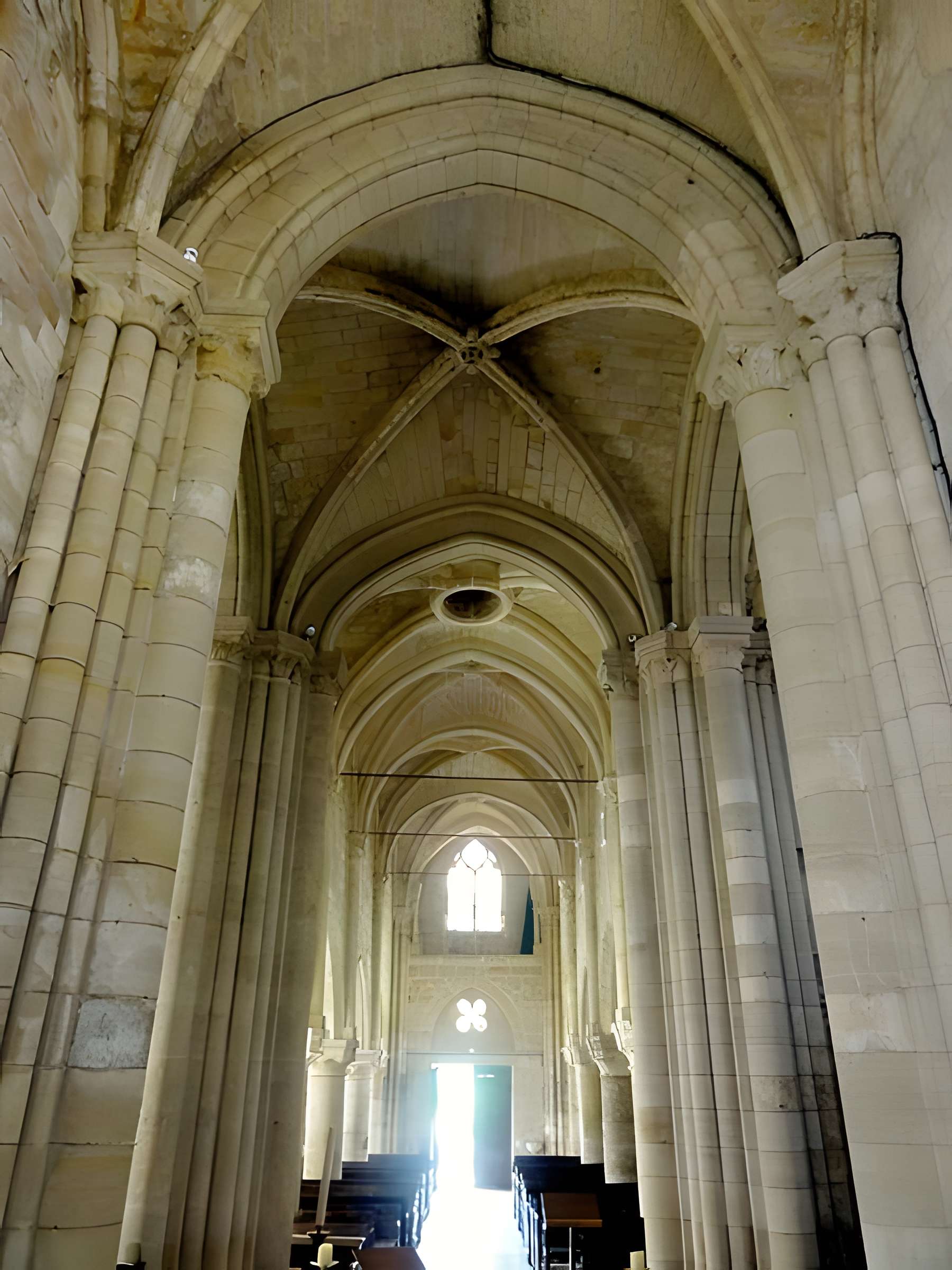 Église Saint-Caprais de Grisy-les-Plâtres