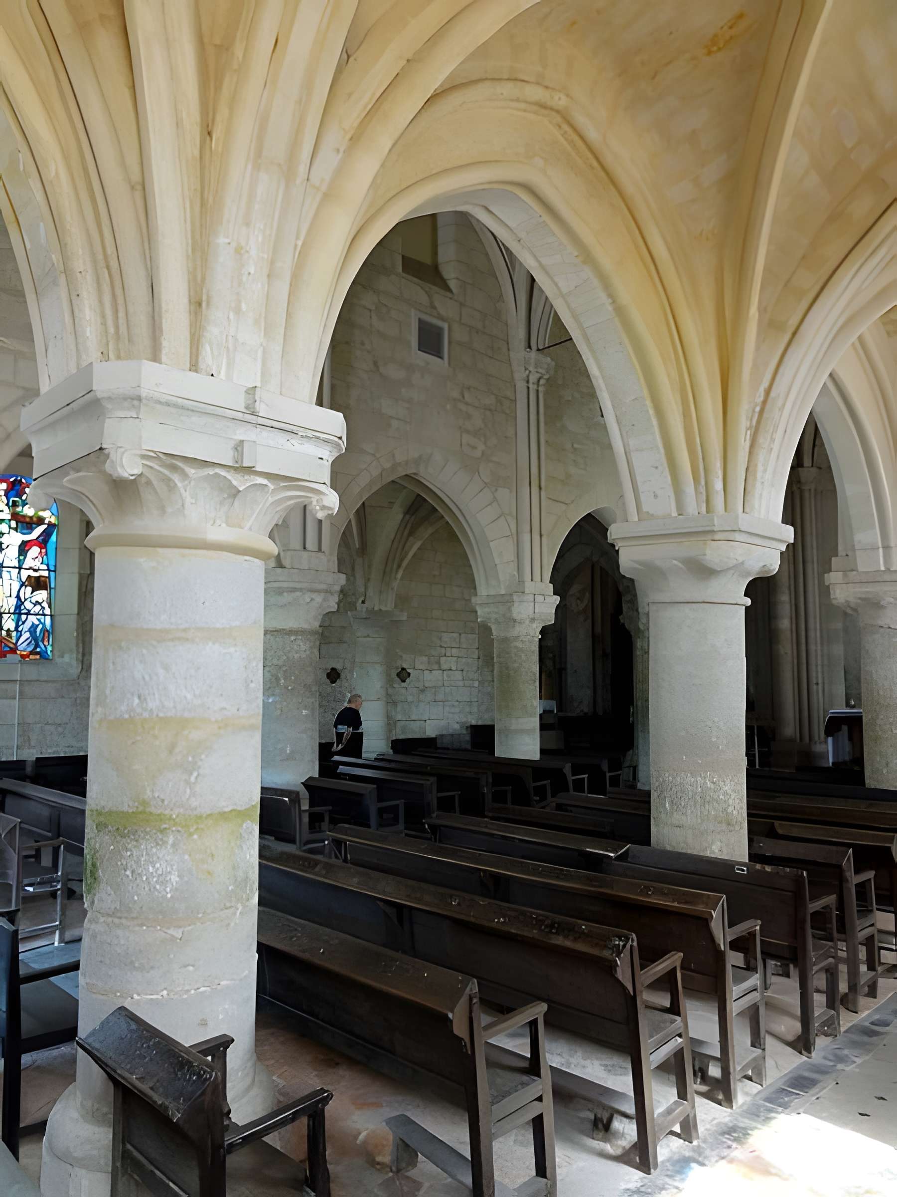 Église Saint-Caprais de Grisy-les-Plâtres