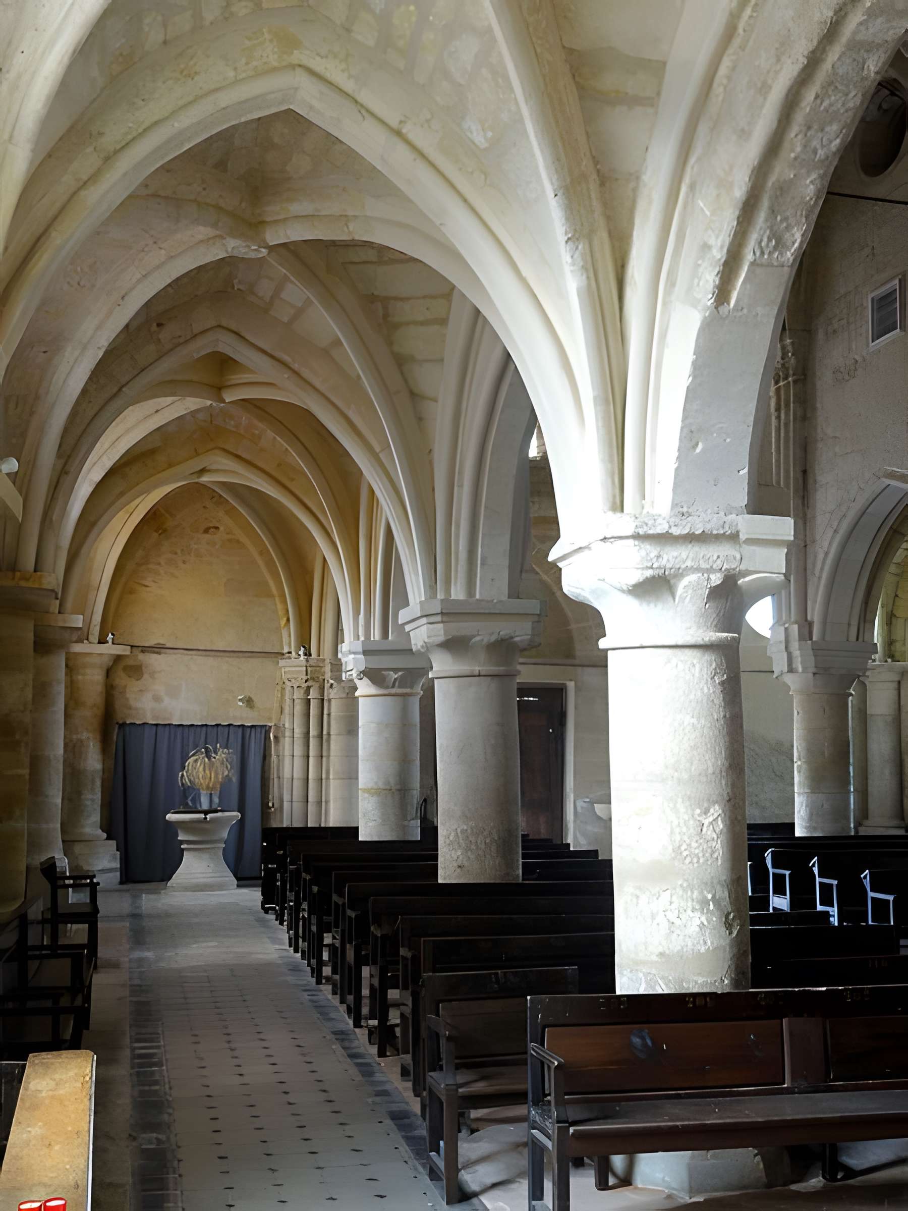 Église Saint-Caprais de Grisy-les-Plâtres