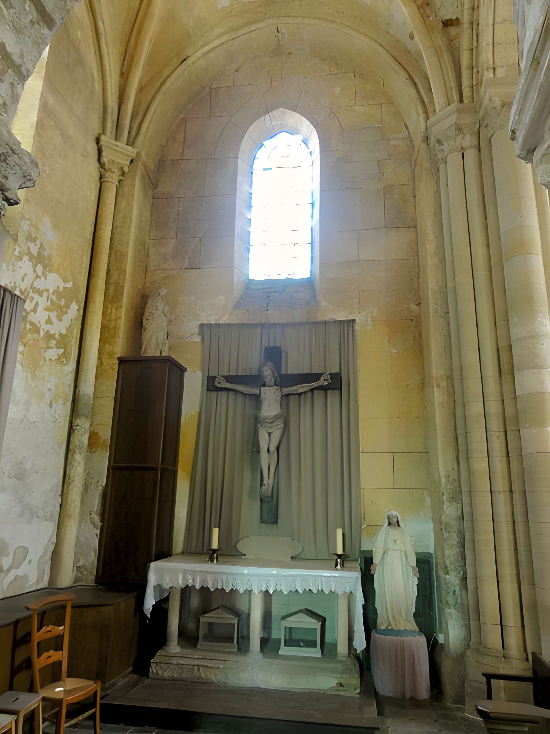 Église Saint-Caprais de Grisy-les-Plâtres
