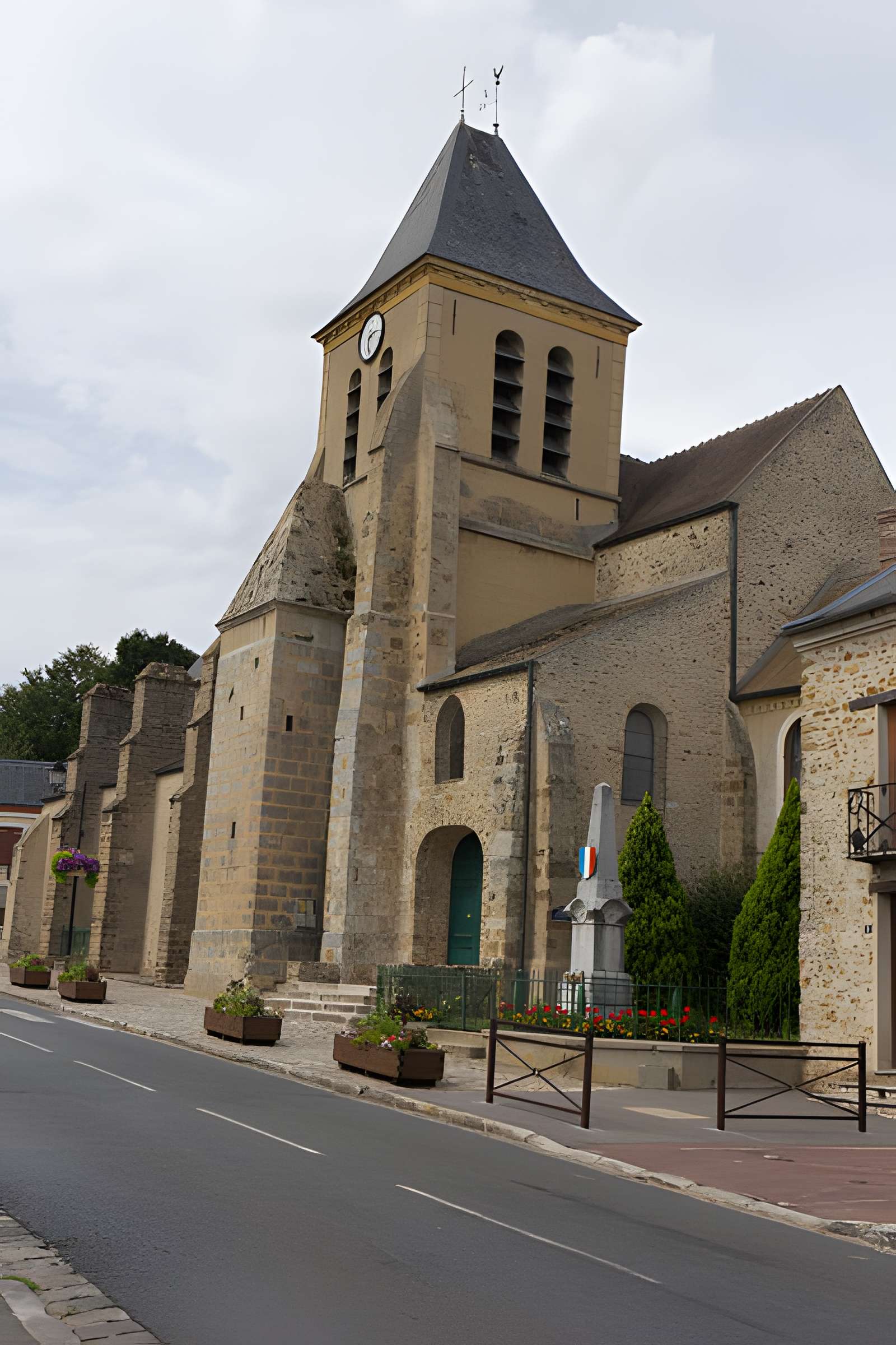 Église Saint-Caprais de Saint-Vrain