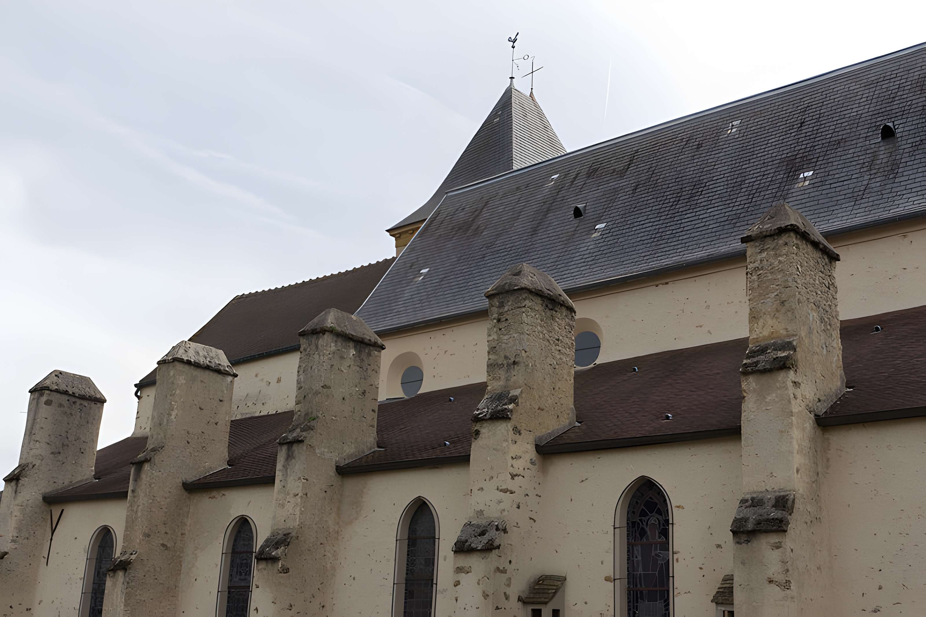 Église Saint-Caprais de Saint-Vrain