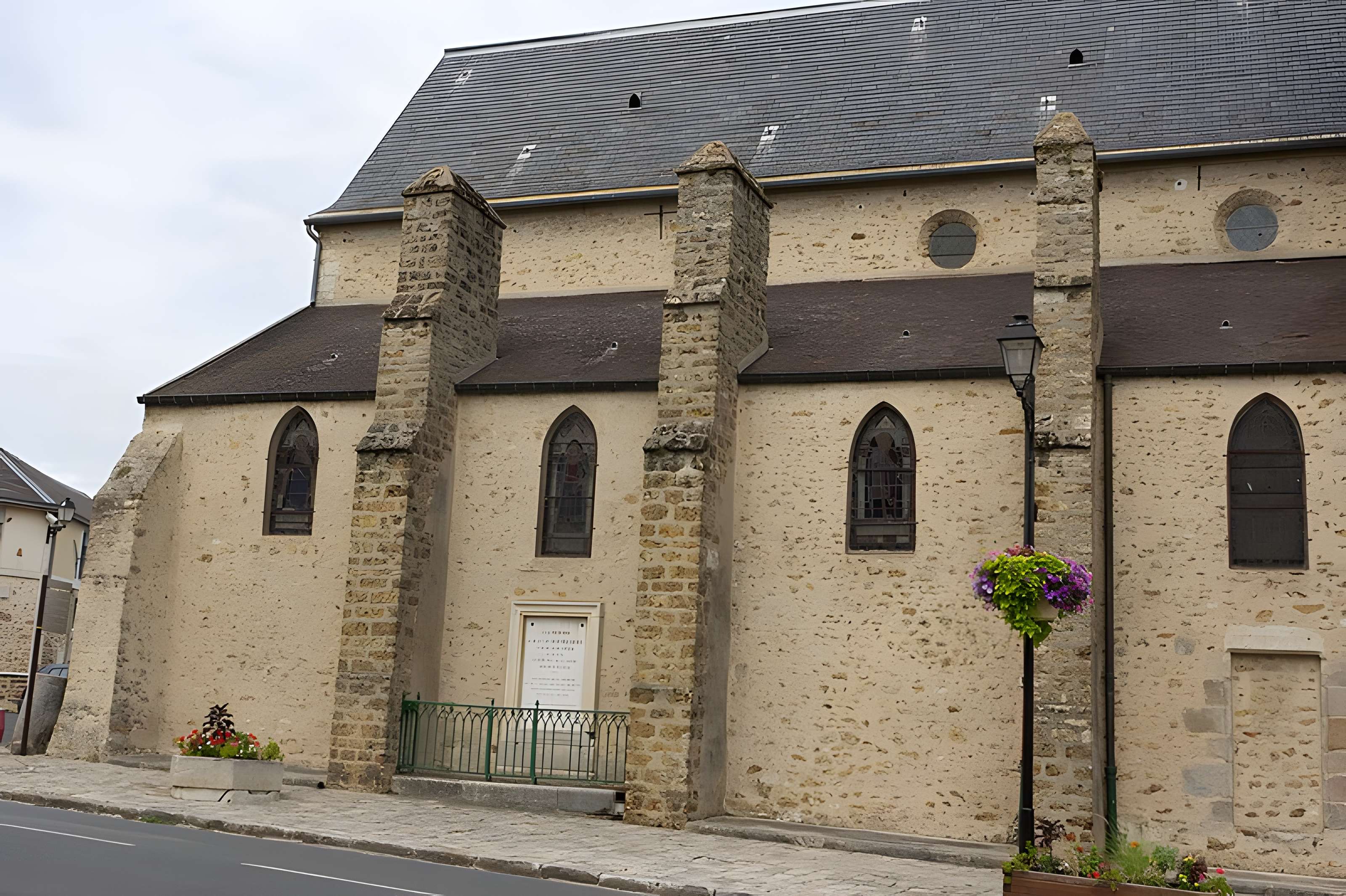 Église Saint-Caprais de Saint-Vrain