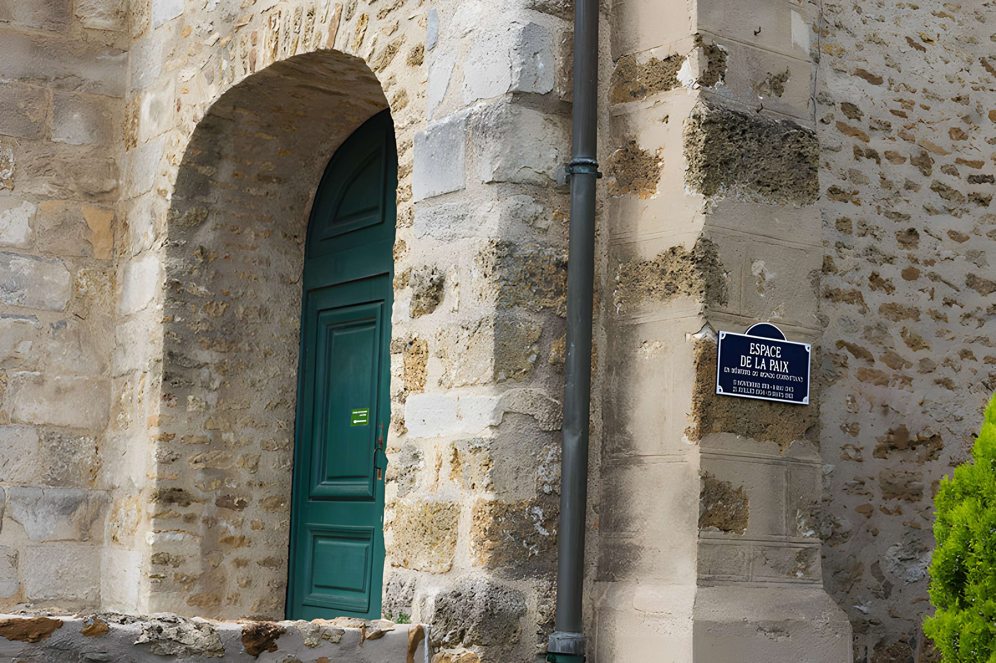 Église Saint-Caprais de Saint-Vrain
