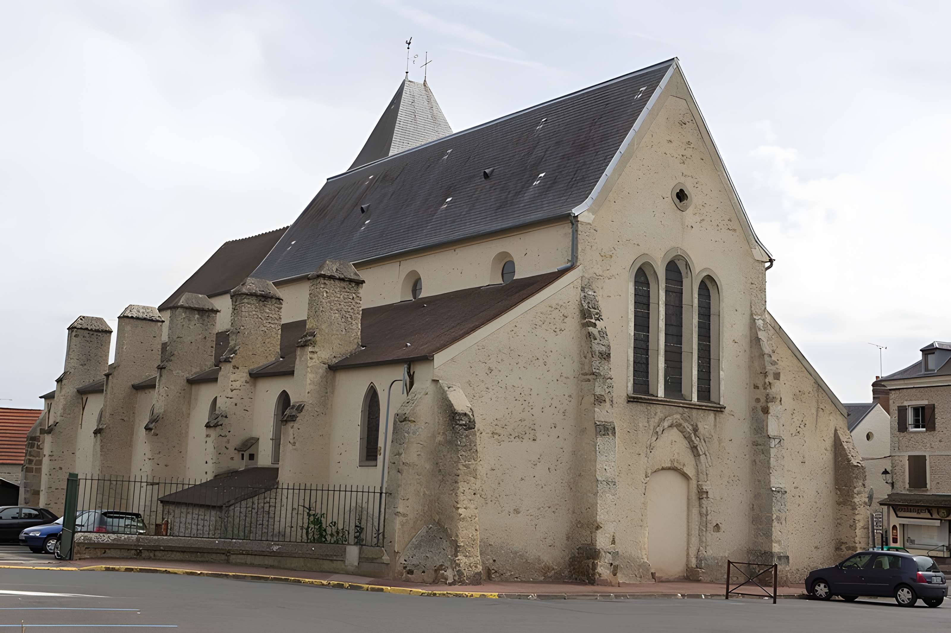 Église Saint-Caprais de Saint-Vrain