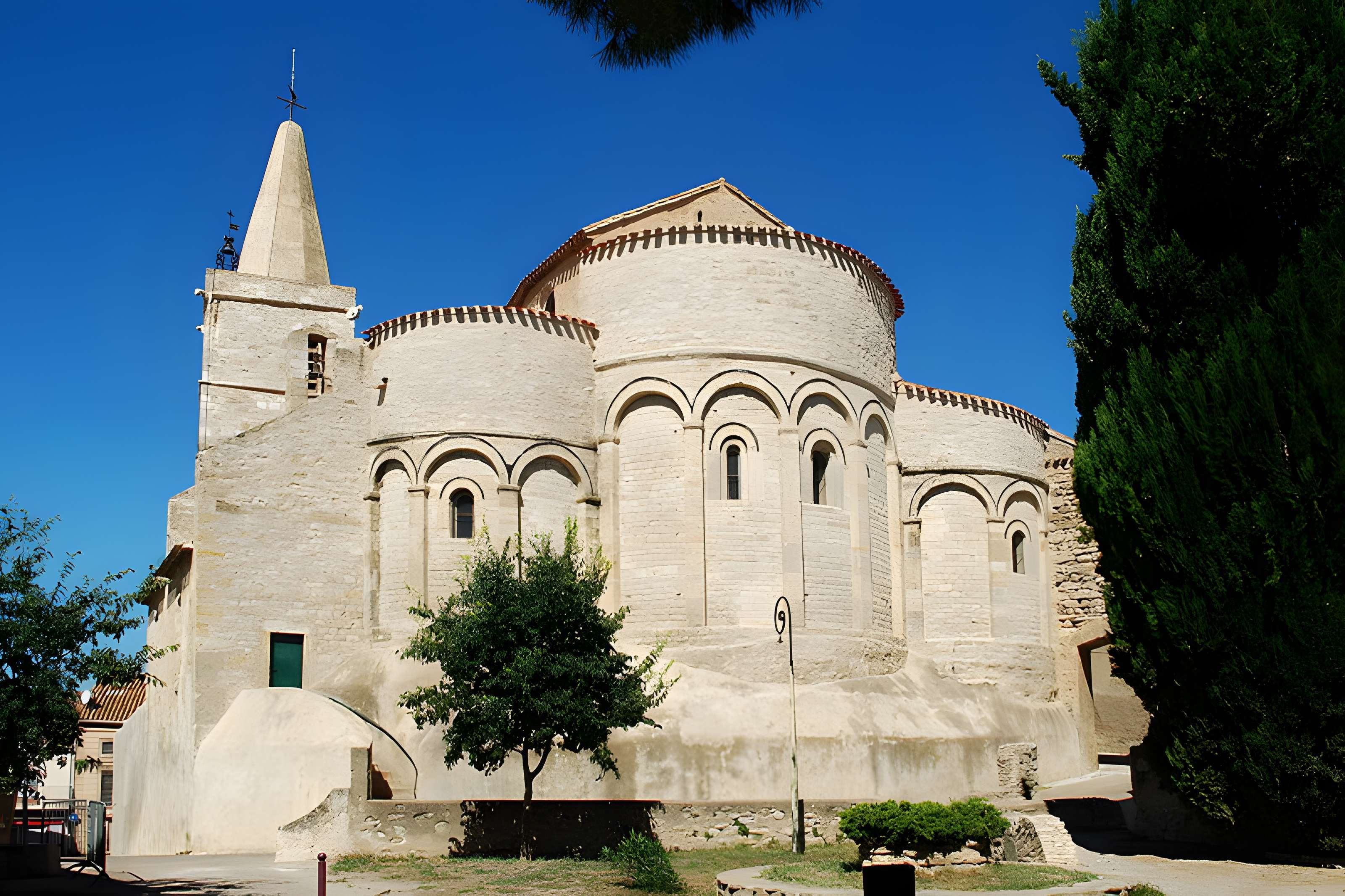 Église Saint-Jean-l'Évangéliste d'Ouveillan
