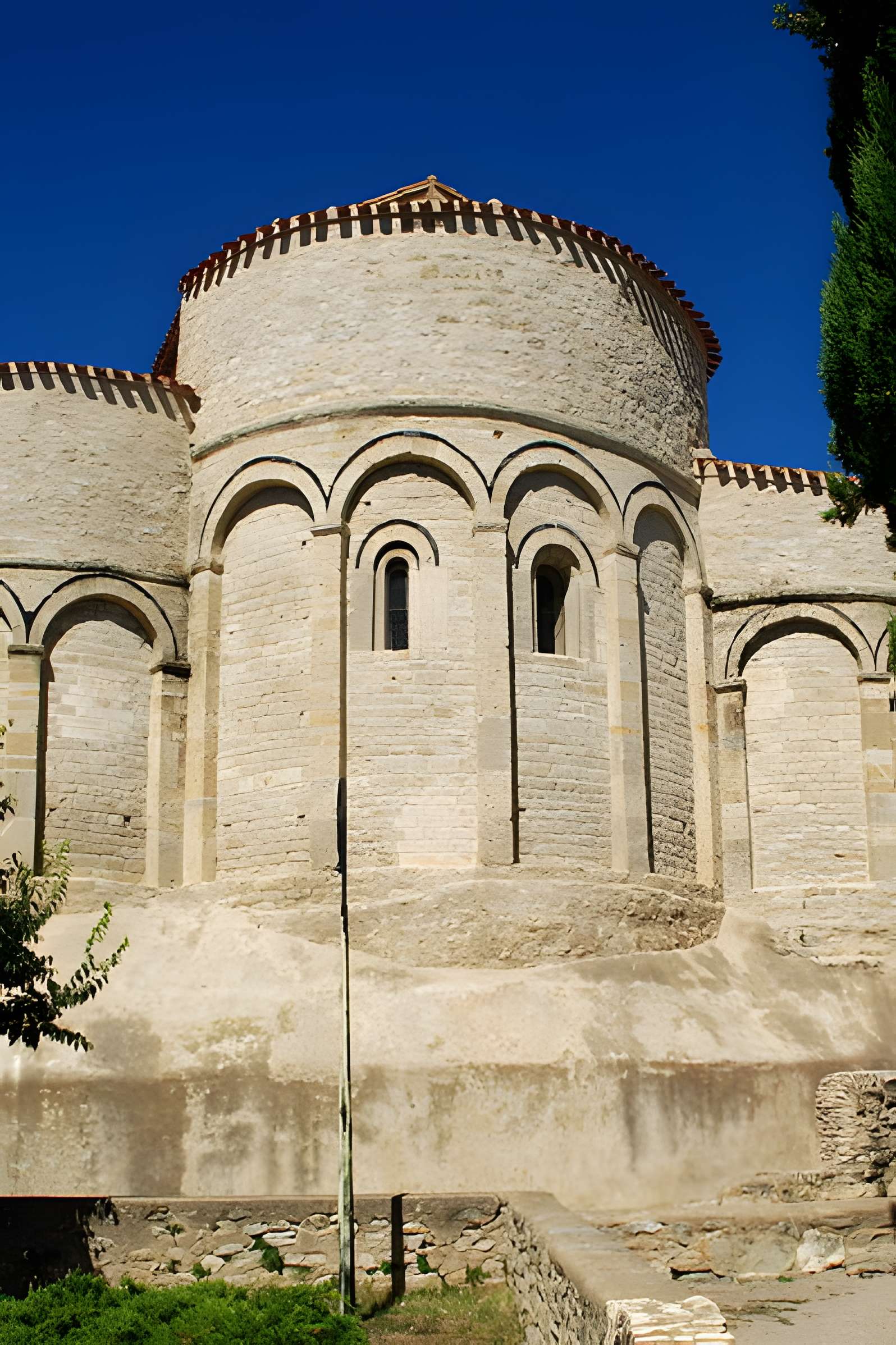 Église Saint-Jean-l'Évangéliste d'Ouveillan