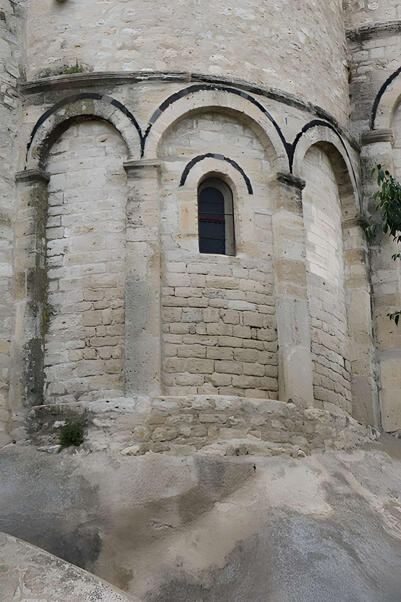 Église Saint-Jean-l'Évangéliste d'Ouveillan