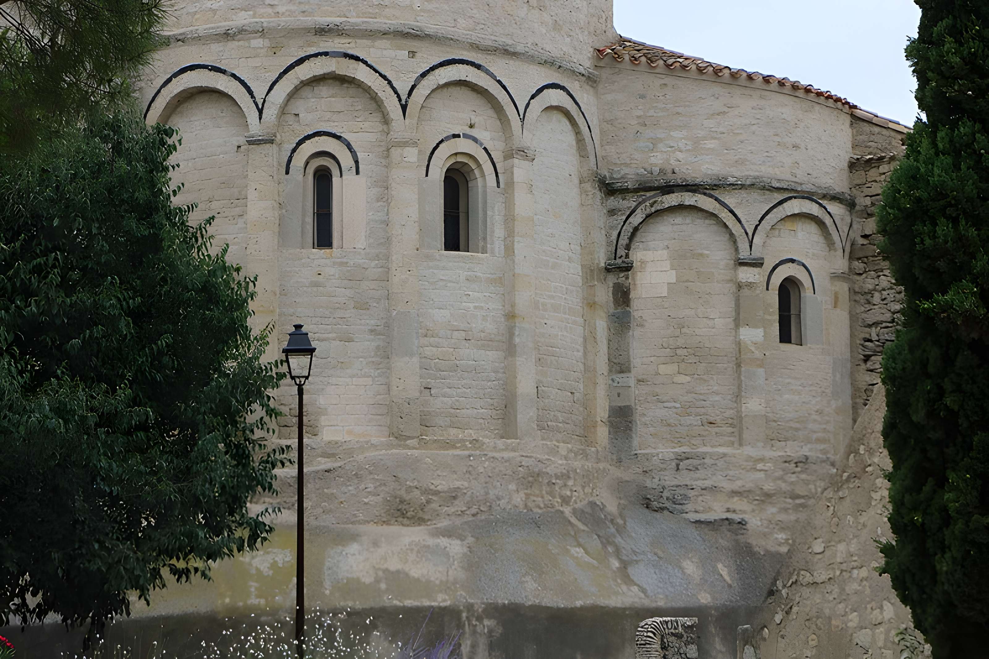 Église Saint-Jean-l'Évangéliste d'Ouveillan