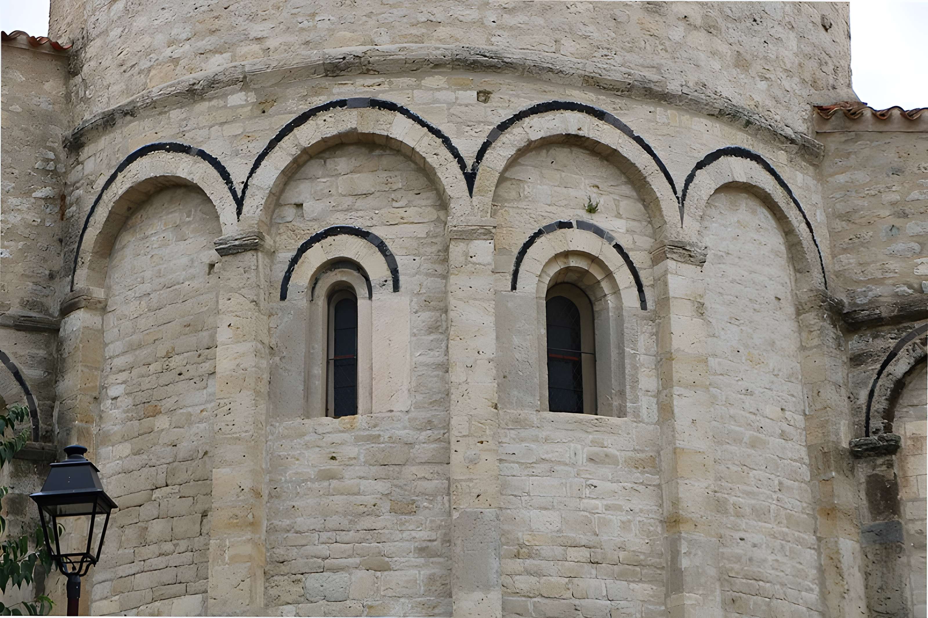 Église Saint-Jean-l'Évangéliste d'Ouveillan