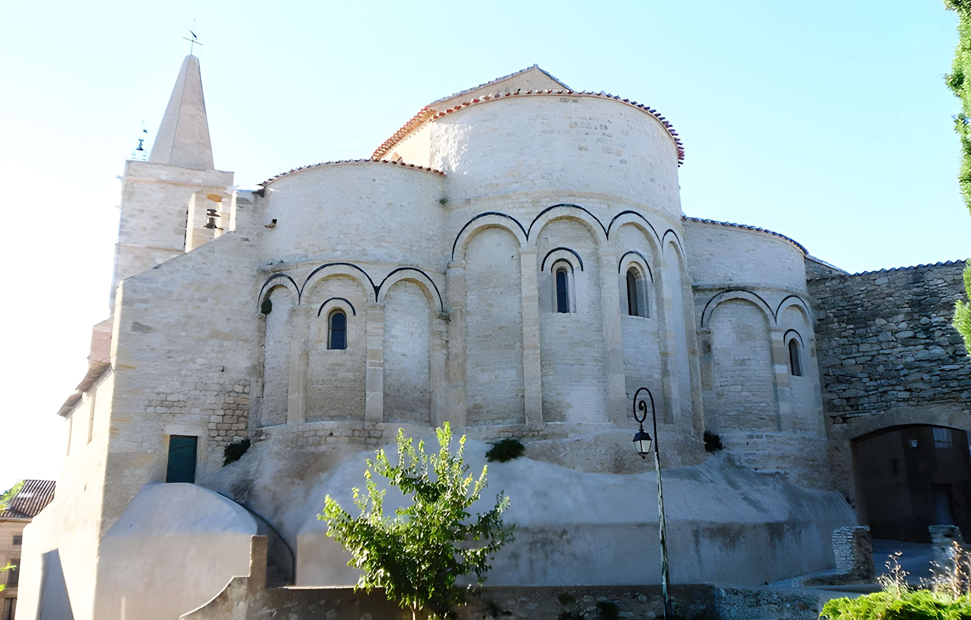 Église Saint-Jean-l'Évangéliste d'Ouveillan