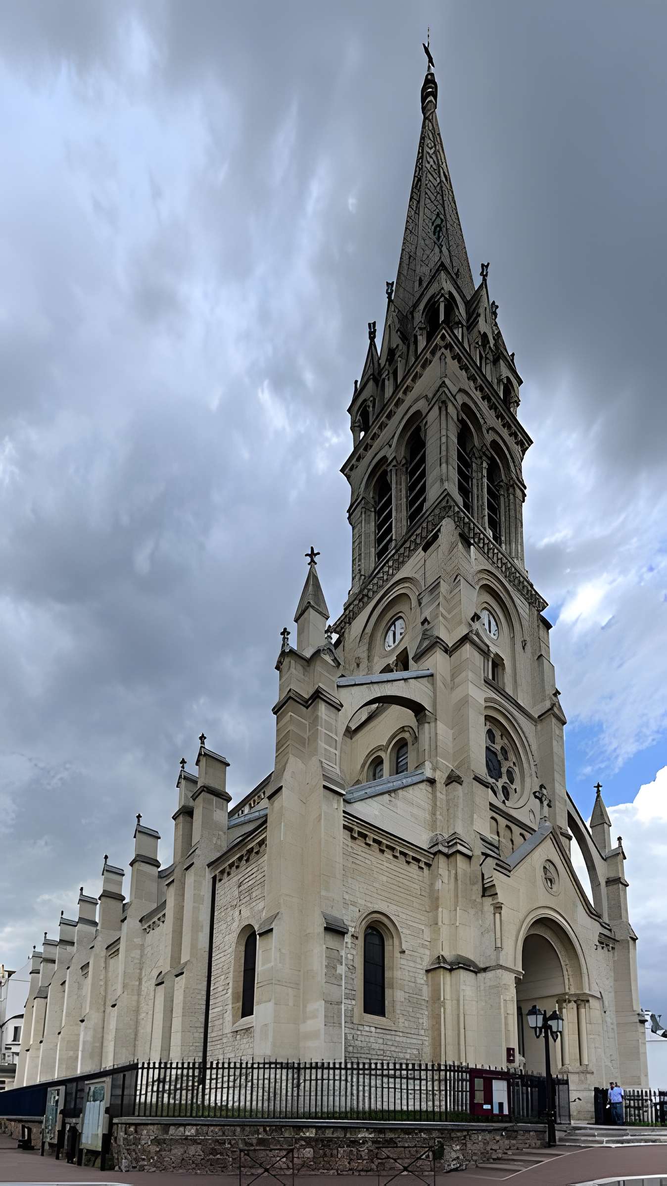 Église Saint-Clodoald de Saint-Cloud
