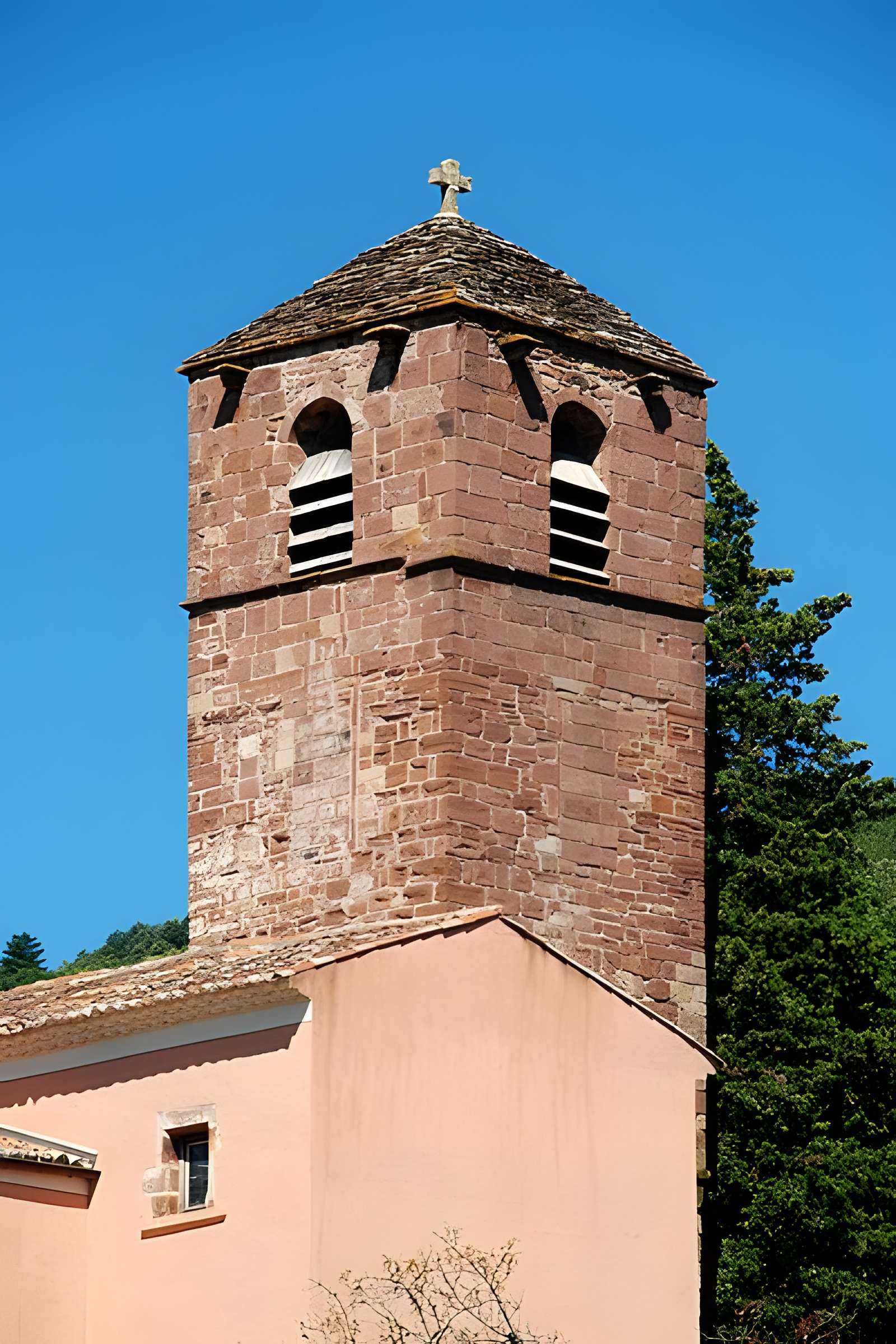 Église Saint-Cyr et Sainte-Julite de Saint-Xist