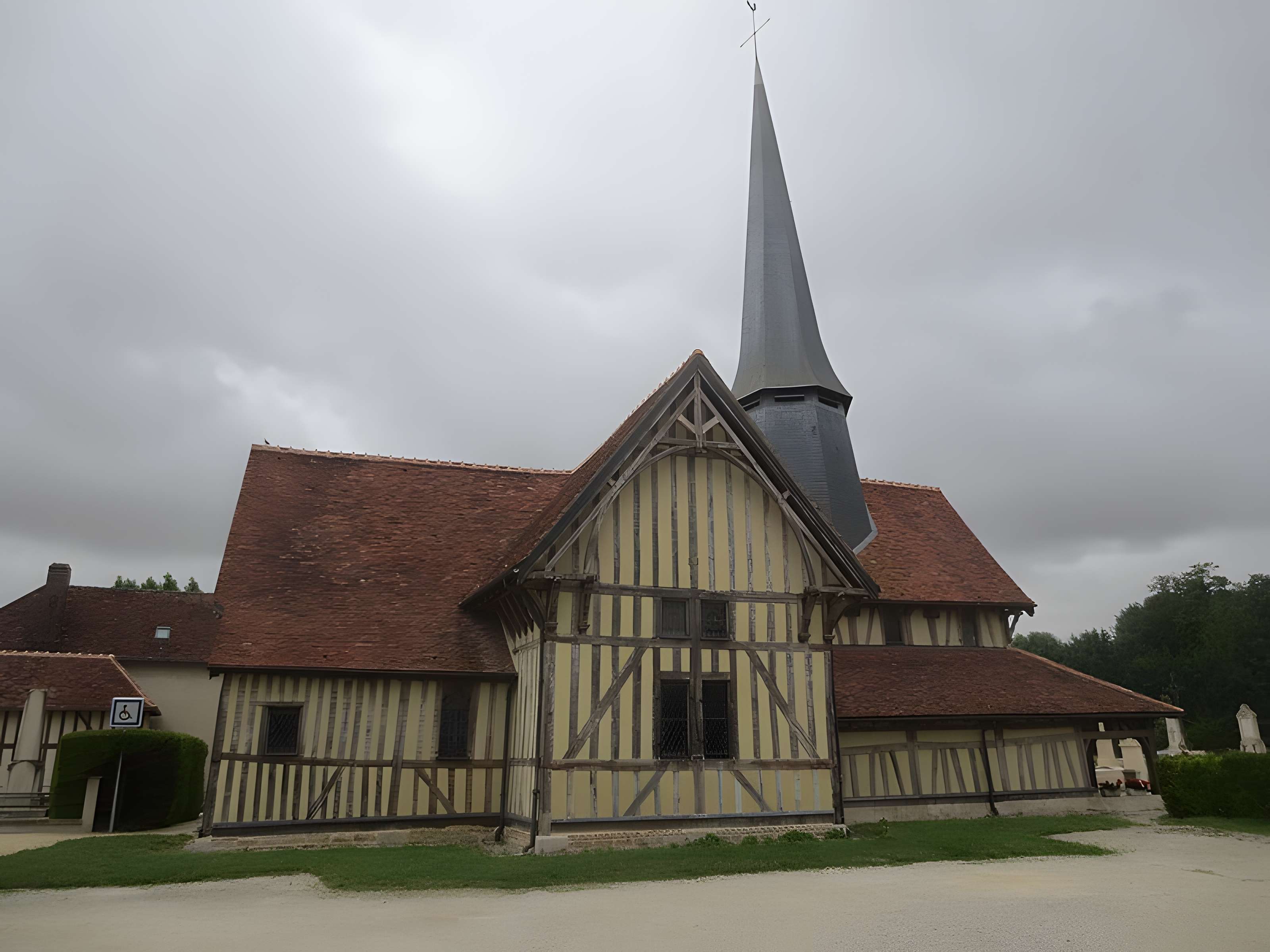 Église Saint-Julien-l'Hospitalier-et-Saint-Blaise de Longsols