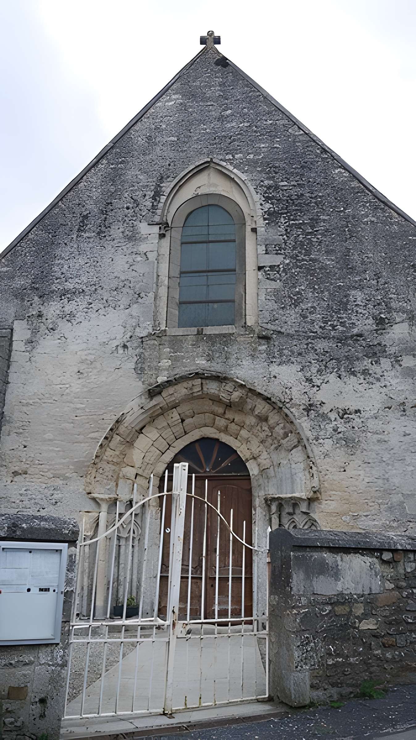Église Saint-Cyr-et-Sainte-Julitte de Noron-l'Abbaye