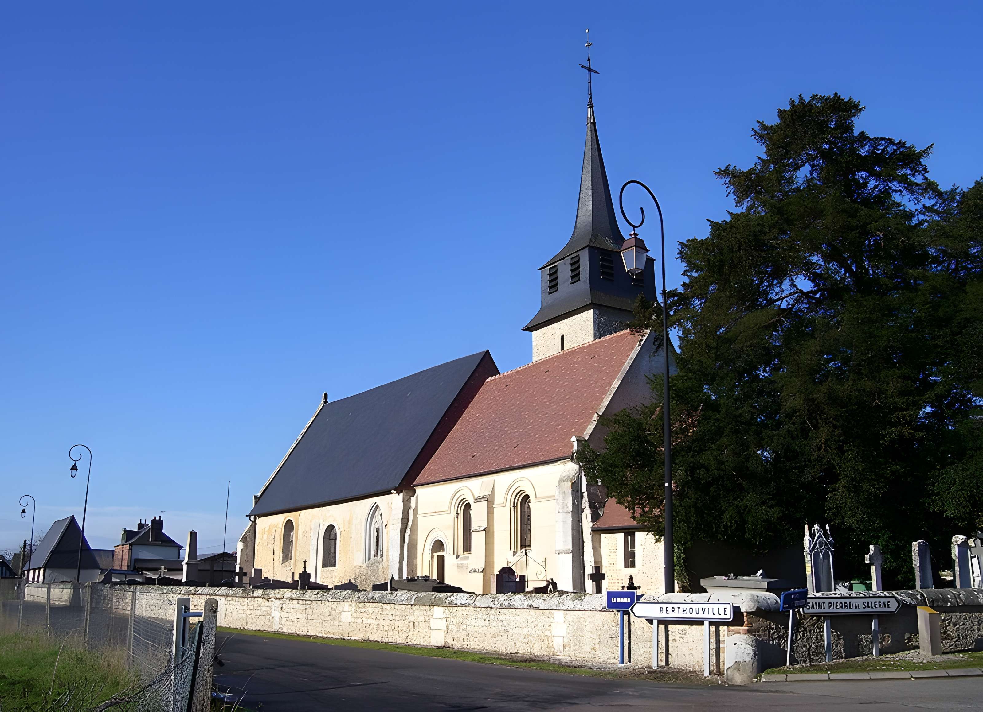 Église Saint-Cyr-et-Sainte-Julitte de Saint-Cyr-de-Salerne