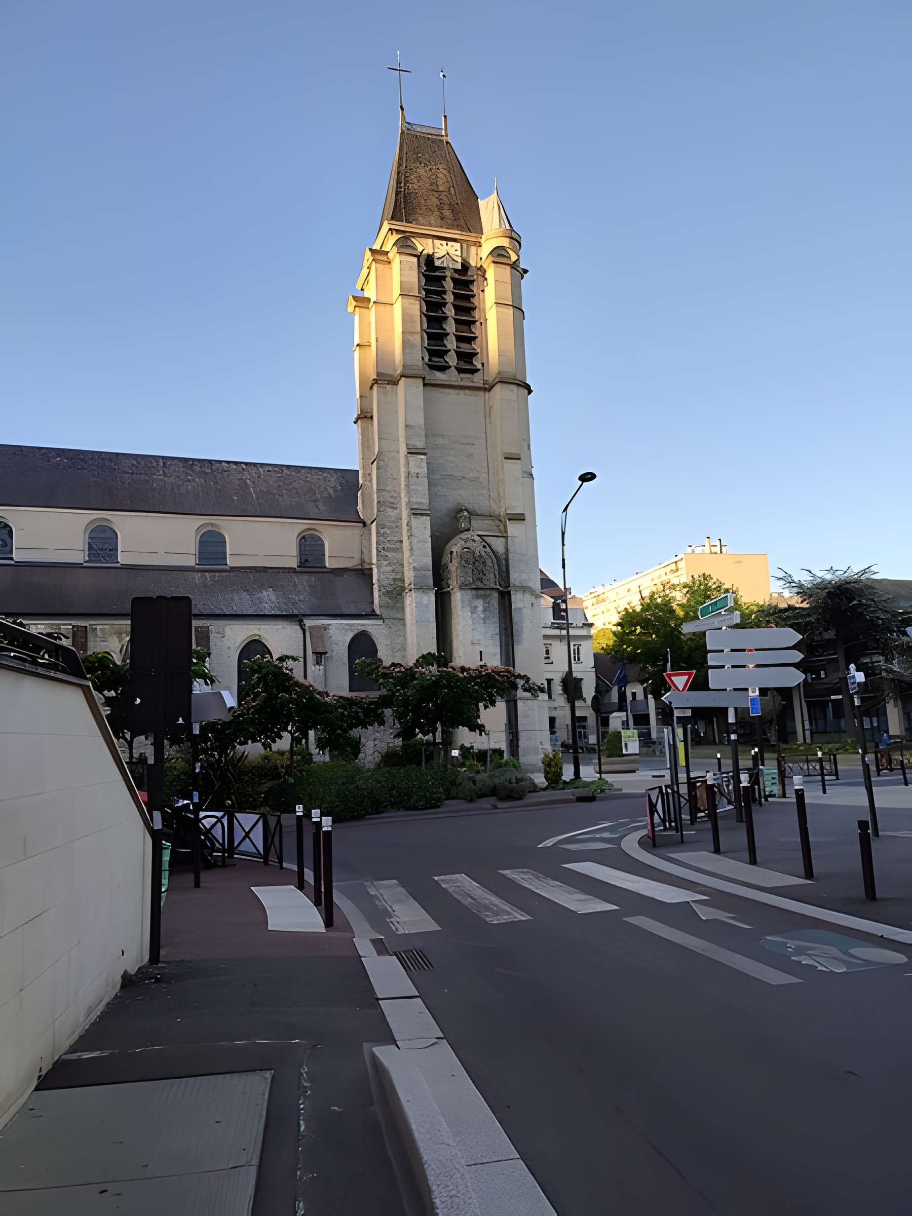 Église Saint-Cyr-Sainte-Julitte de Villejuif