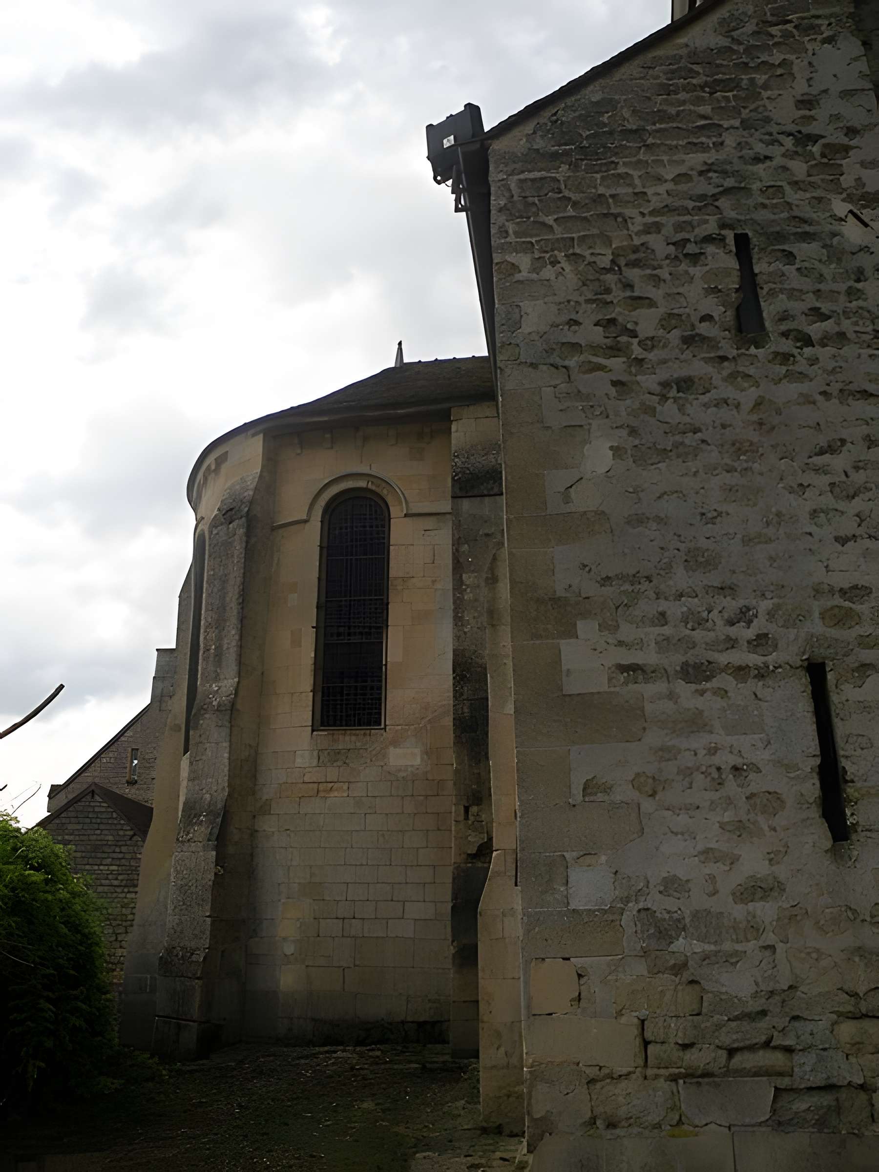 Église Saint-Denis de Jouy-le-Comte