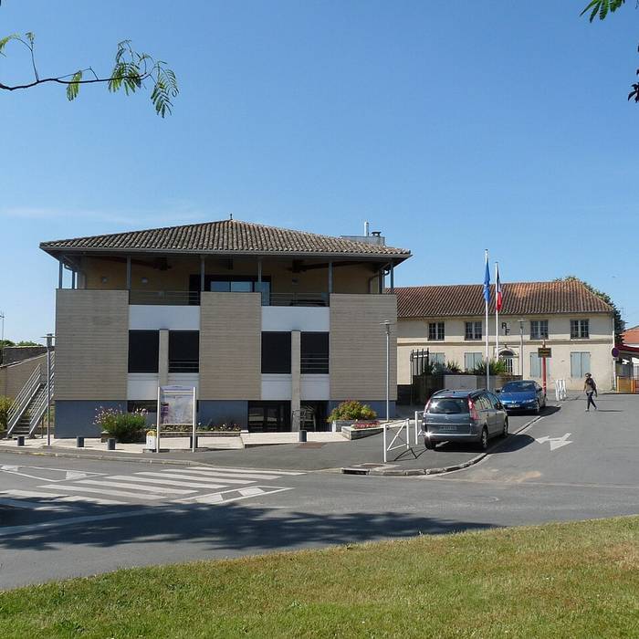 Photo de Église Saint-Denis de Saint-Denis-de-Pile