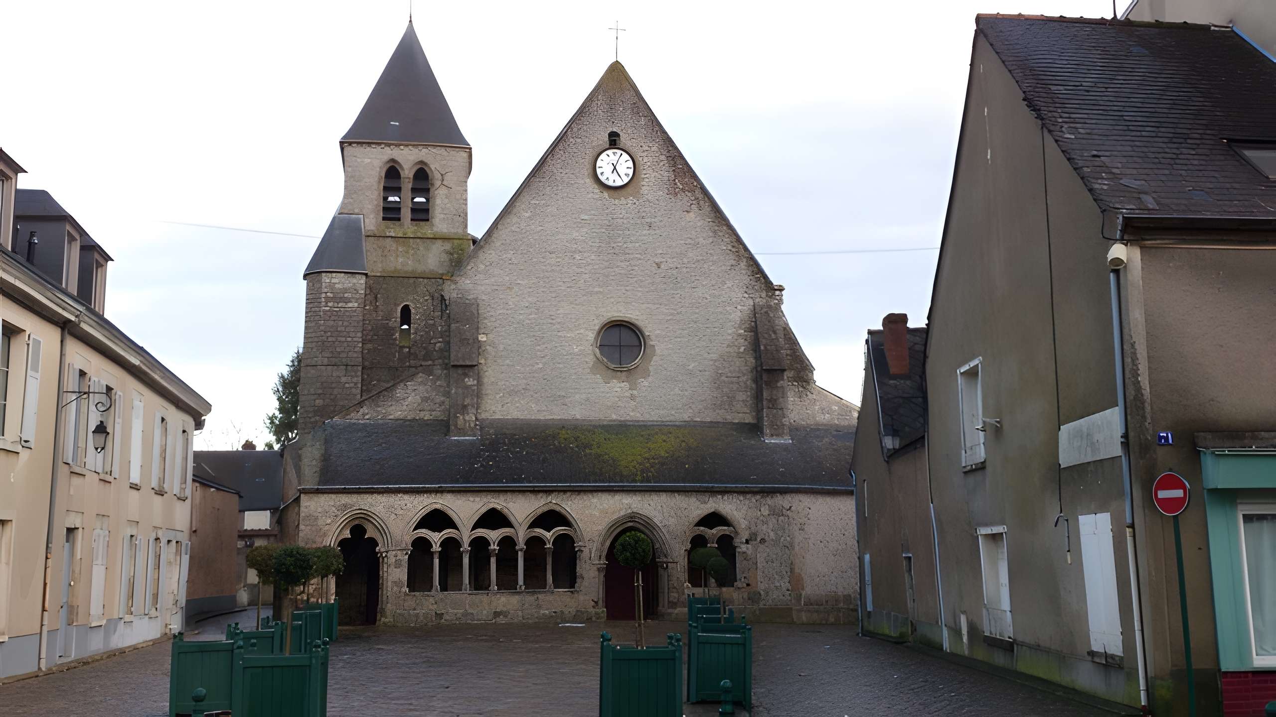Église Saint-Denis de Toury