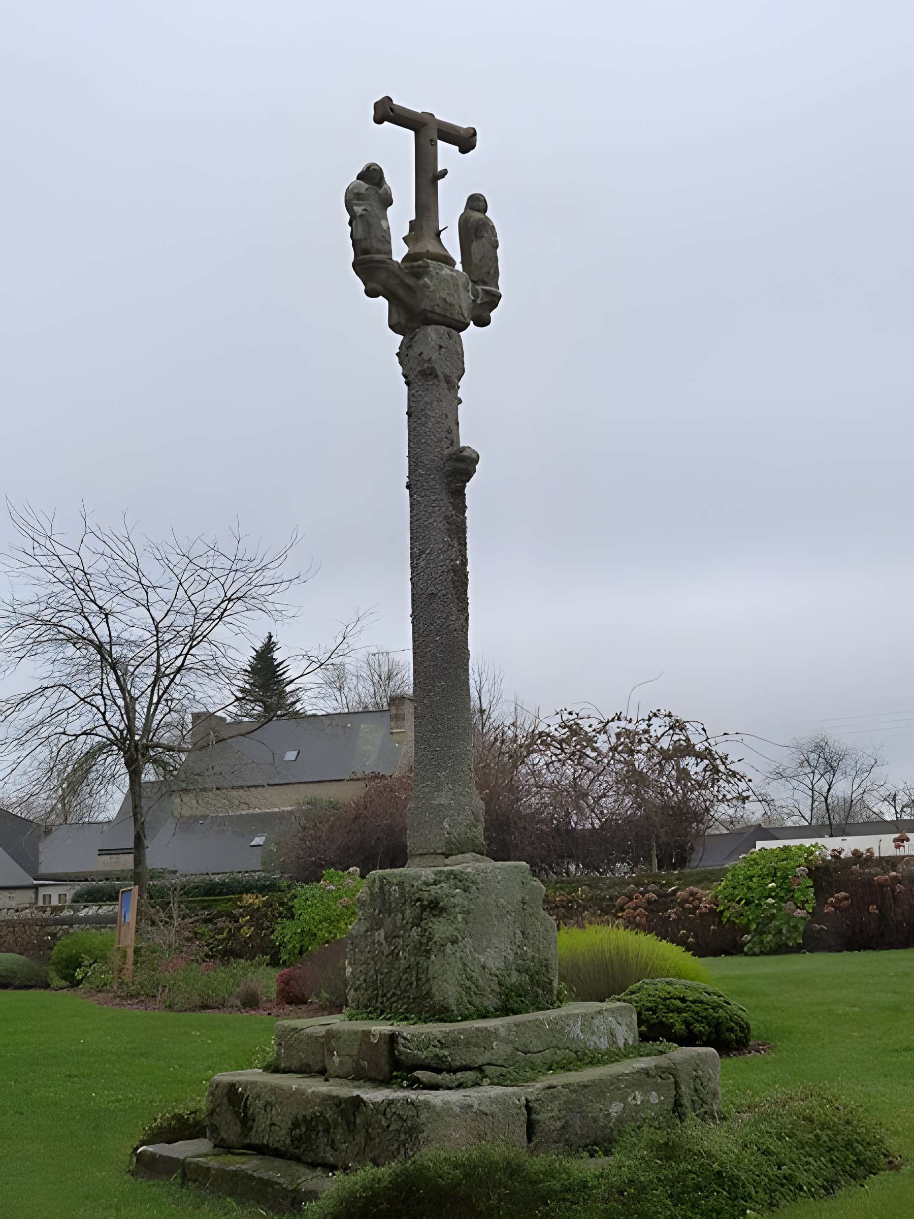 Église Saint-Dogmaël de Ploulec'h