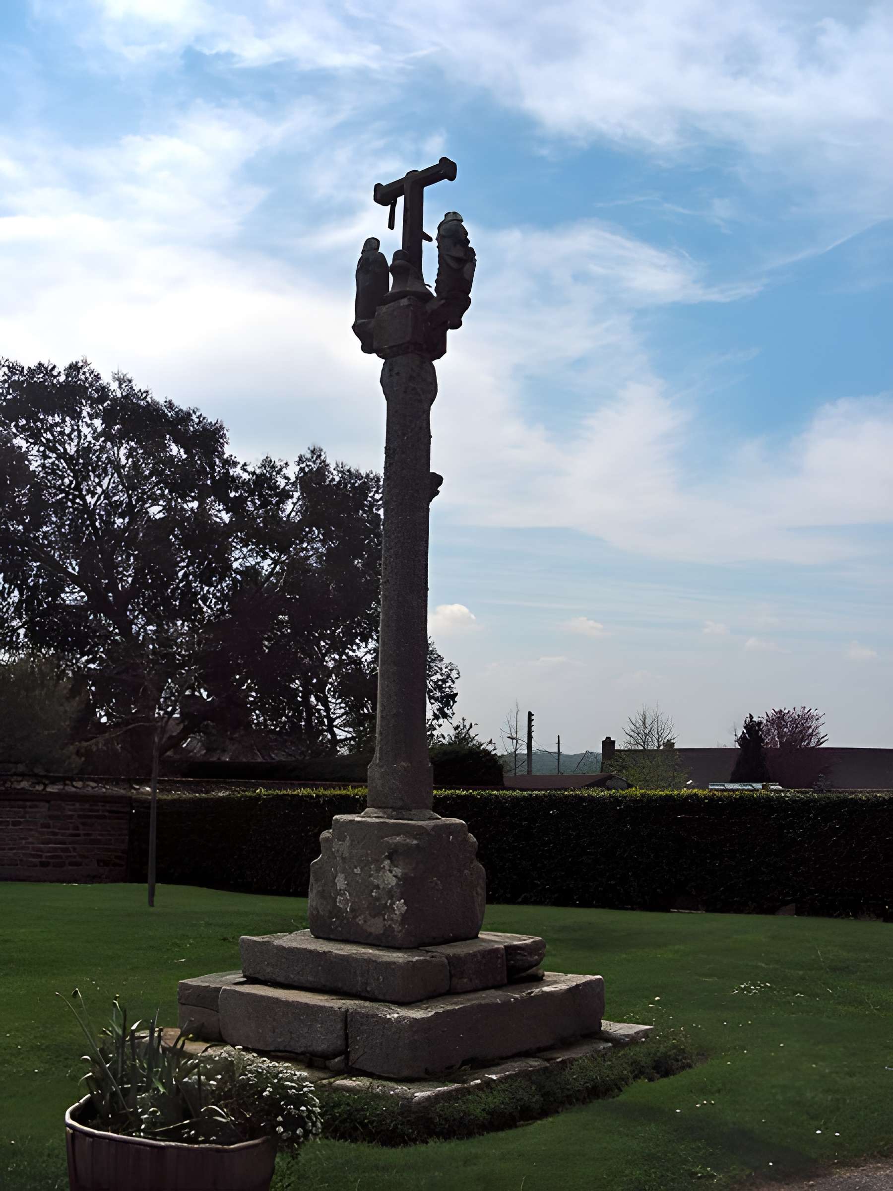 Église Saint-Dogmaël de Ploulec'h