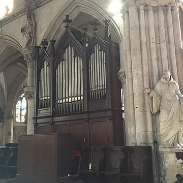 Église Sainte-Croix de Bernay