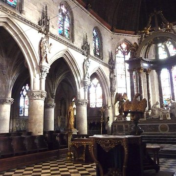 Église Sainte-Croix de Bernay