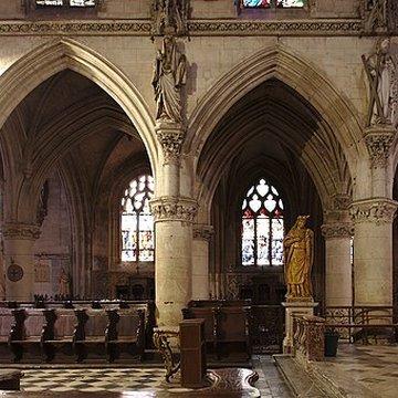Église Sainte-Croix de Bernay