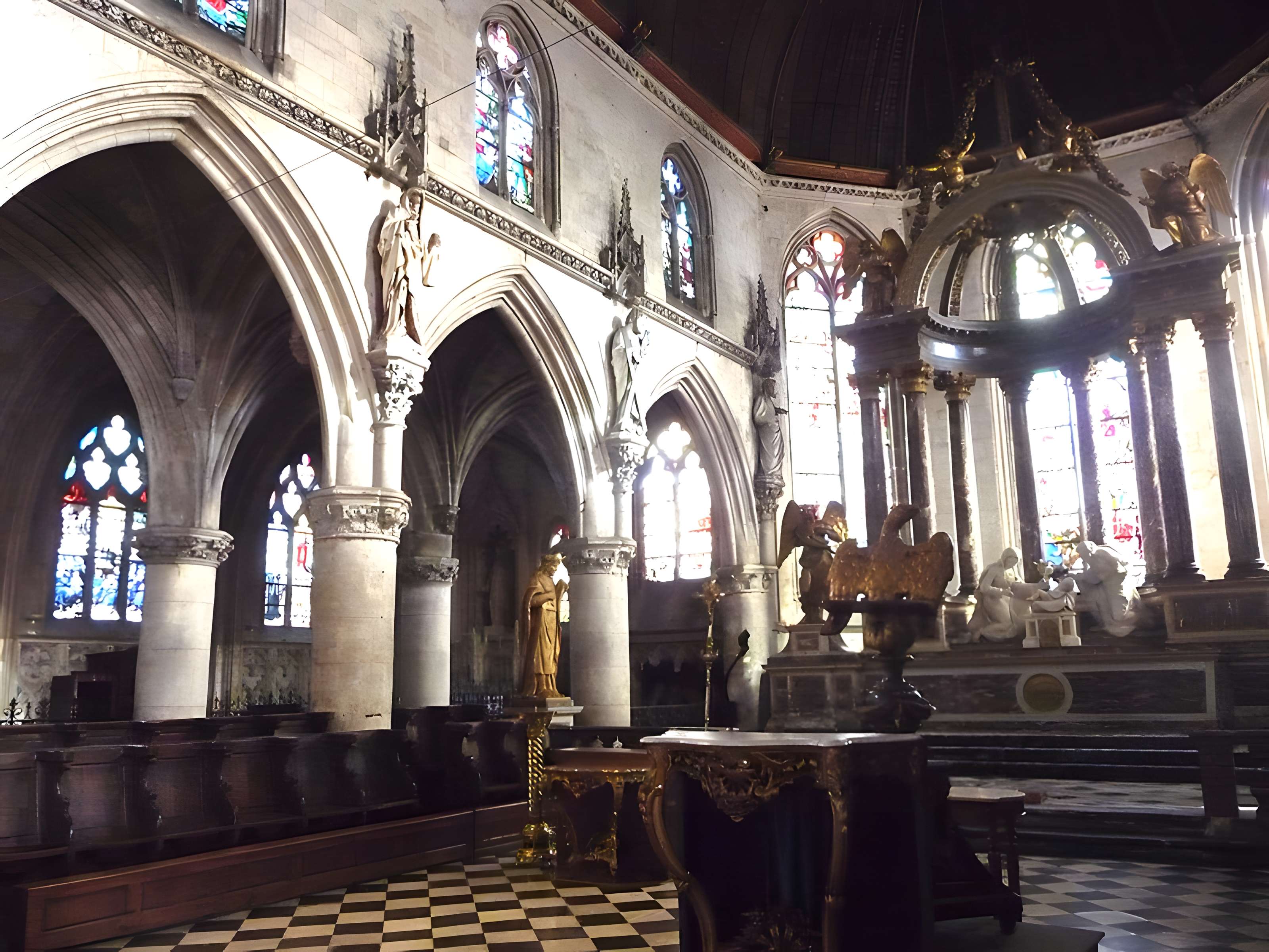 Église Sainte-Croix de Bernay