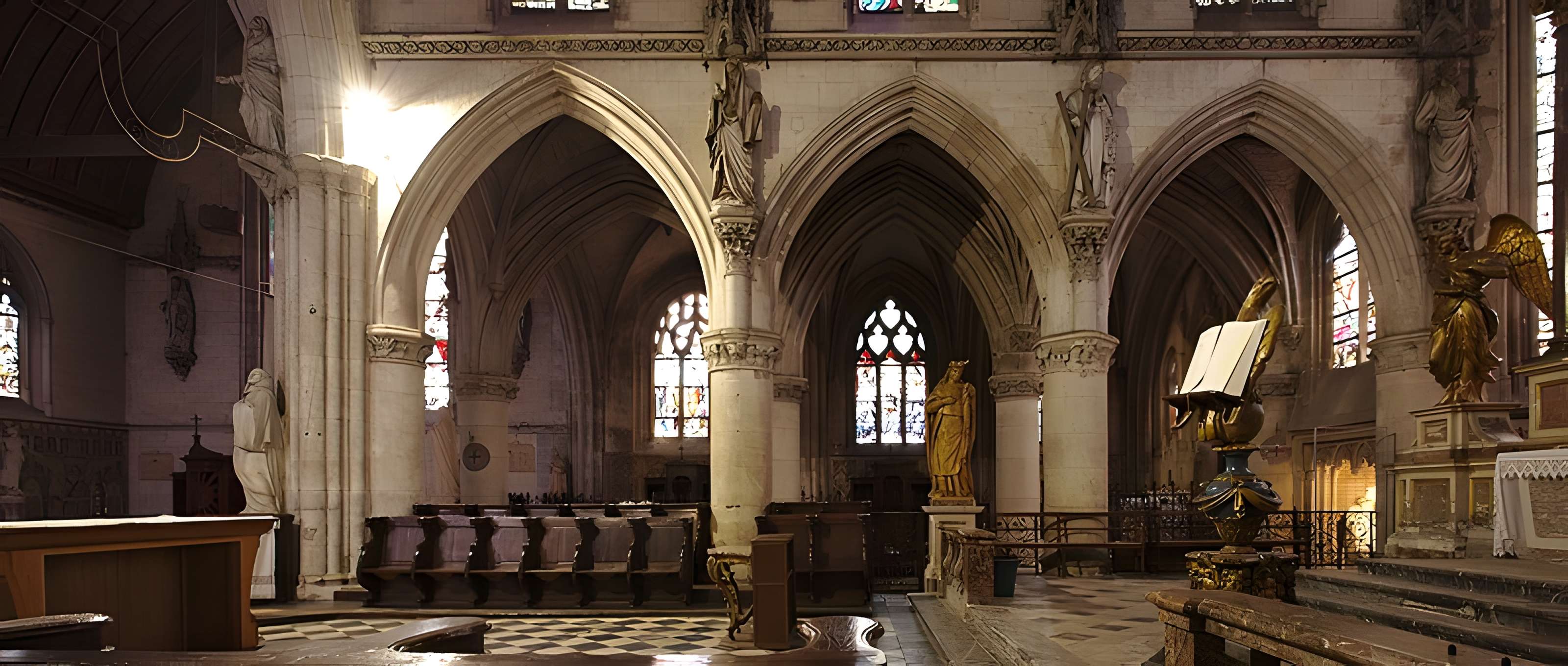Église Sainte-Croix de Bernay
