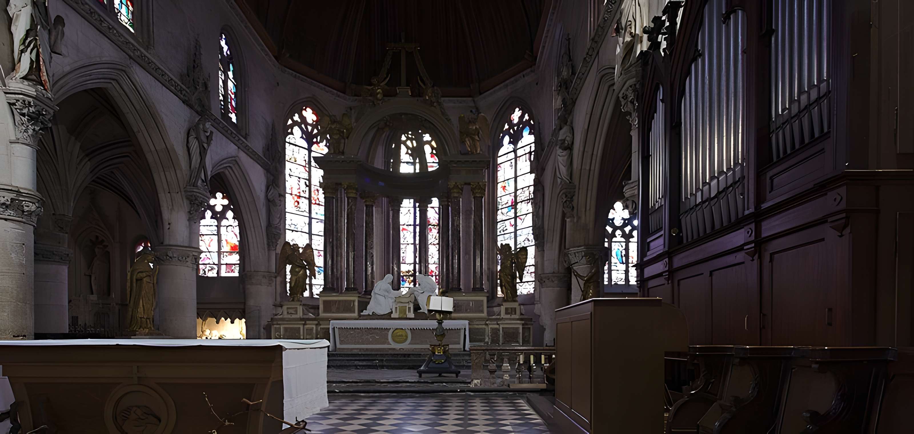 Église Sainte-Croix de Bernay