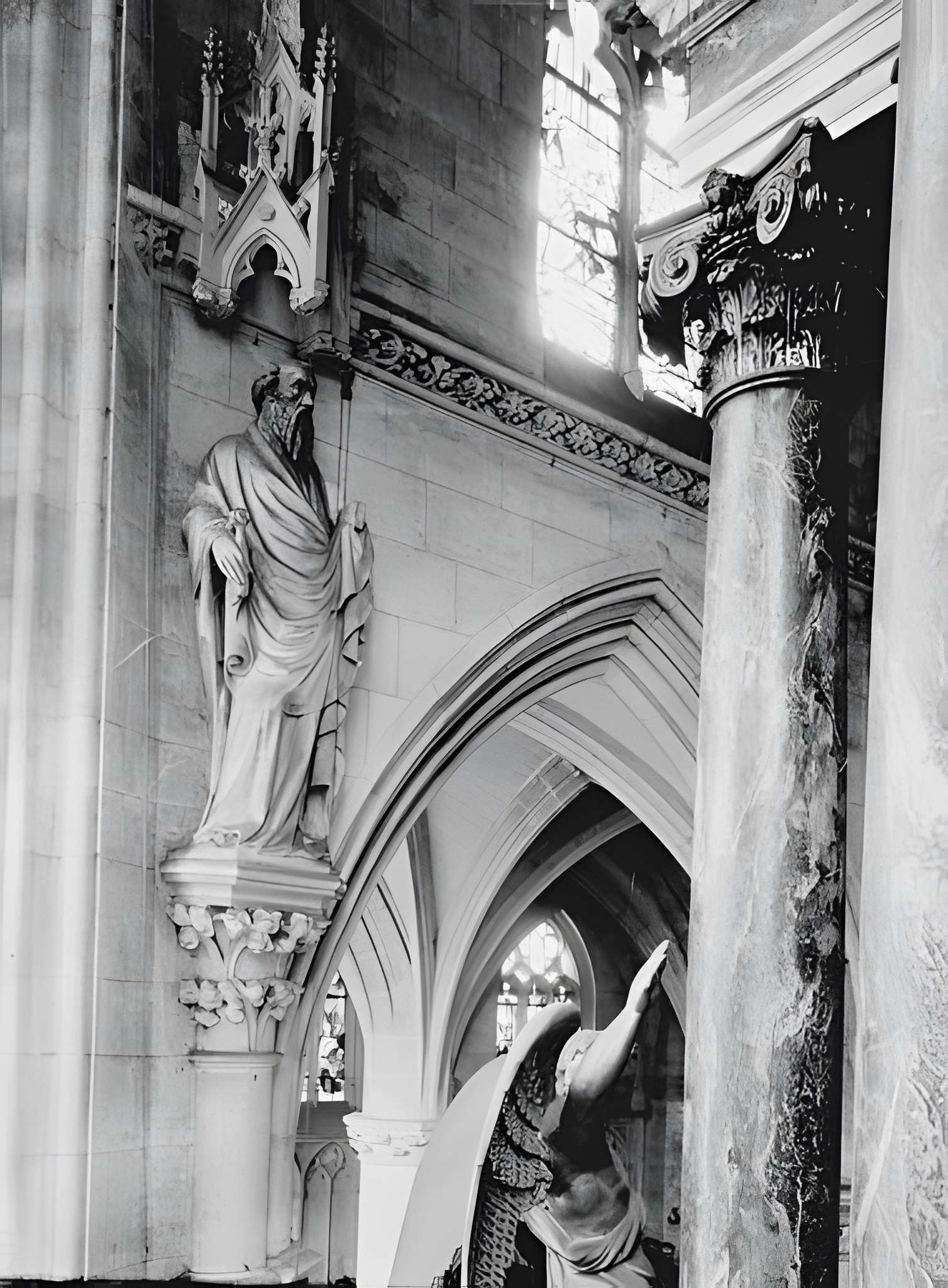 Église Sainte-Croix de Bernay