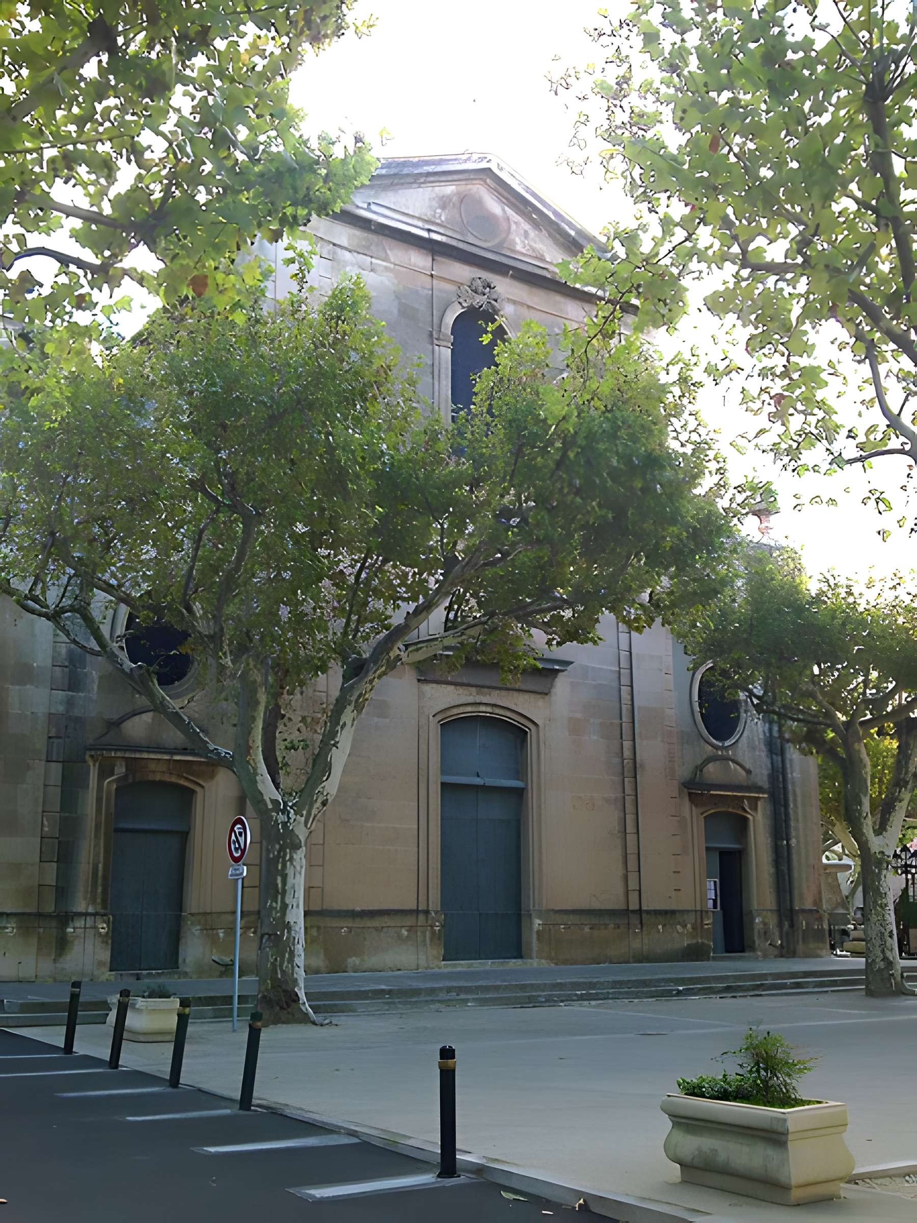 Église Sainte-Croix de Maussane-les-Alpilles