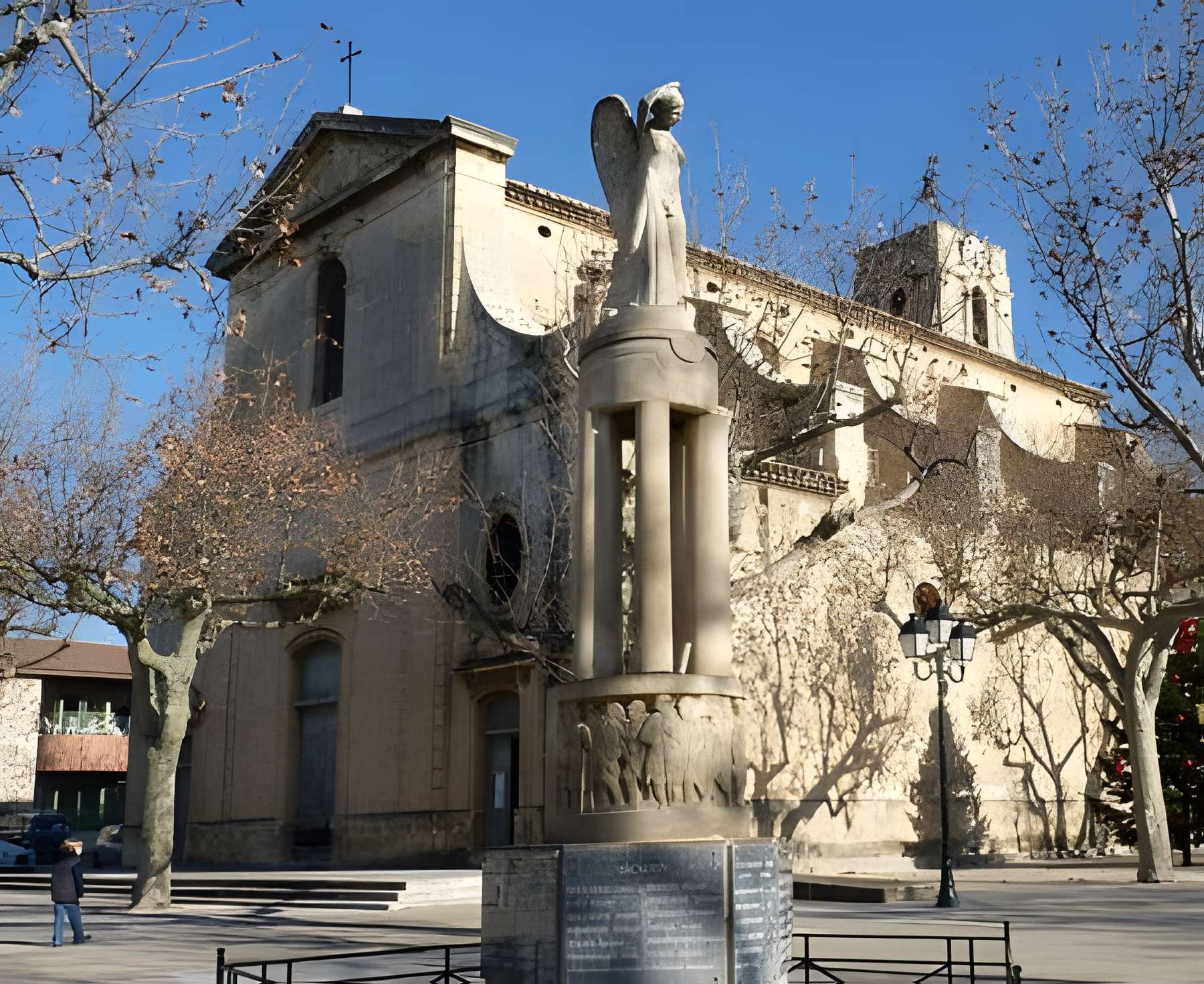 Église Sainte-Croix de Maussane-les-Alpilles