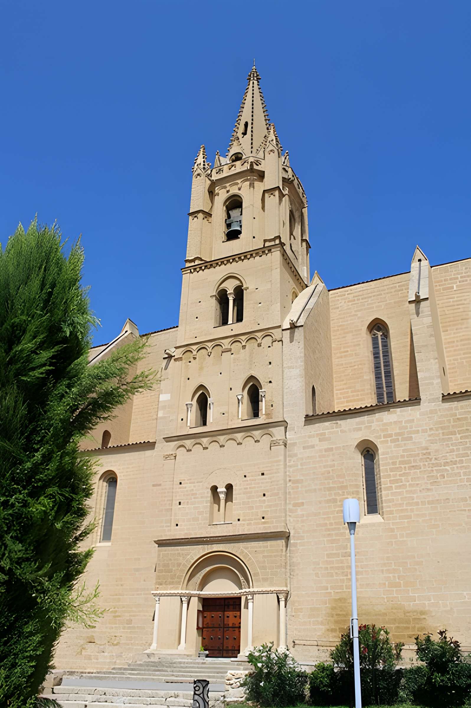 Église Saint-Laurent de Salon-de-Provence