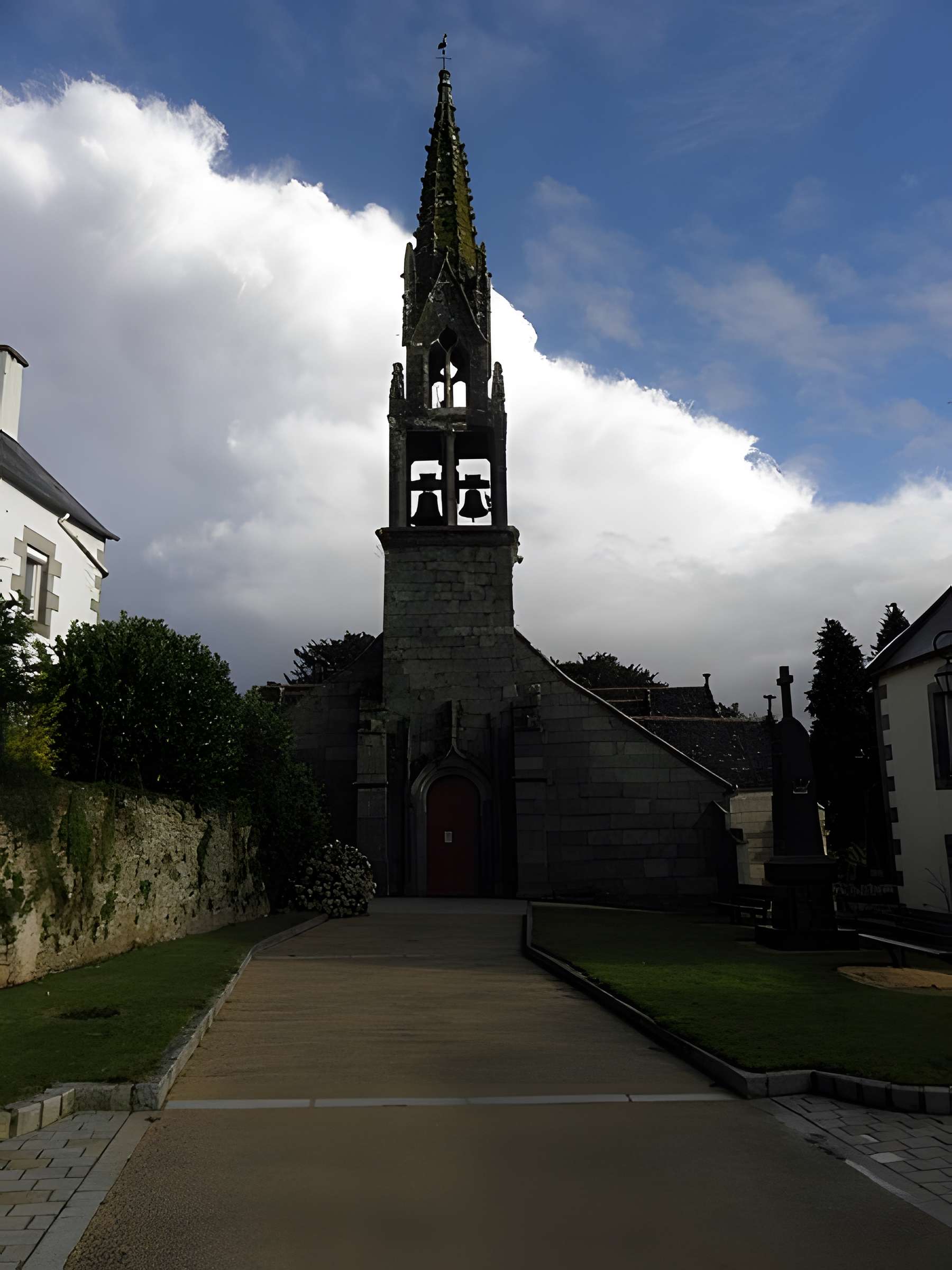 Église Sainte-Geneviève de Loqueffret